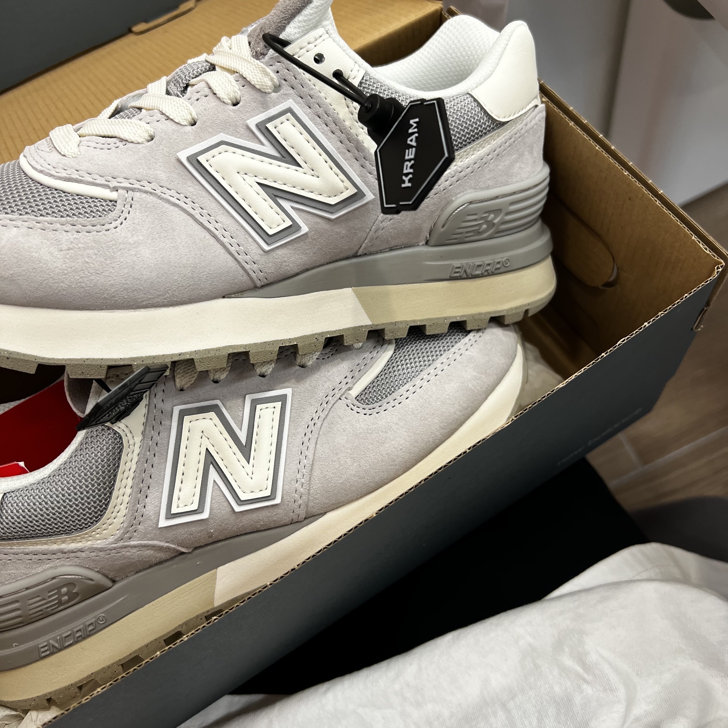 New Balance 574 Legacy Grey Sea Salt 착용 스타일