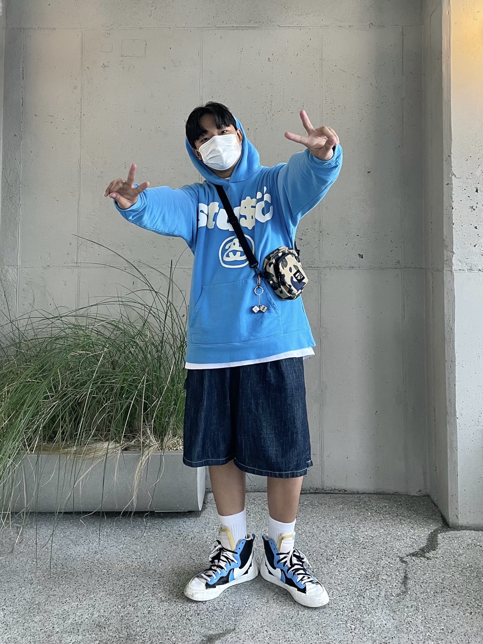 Stussy x Cactus Plant Flea Market 8 Ball Pigment Dyed Hoodie Blue, Nike x Sacai Blazer Mid White Black Legend Blue 착용 스타일