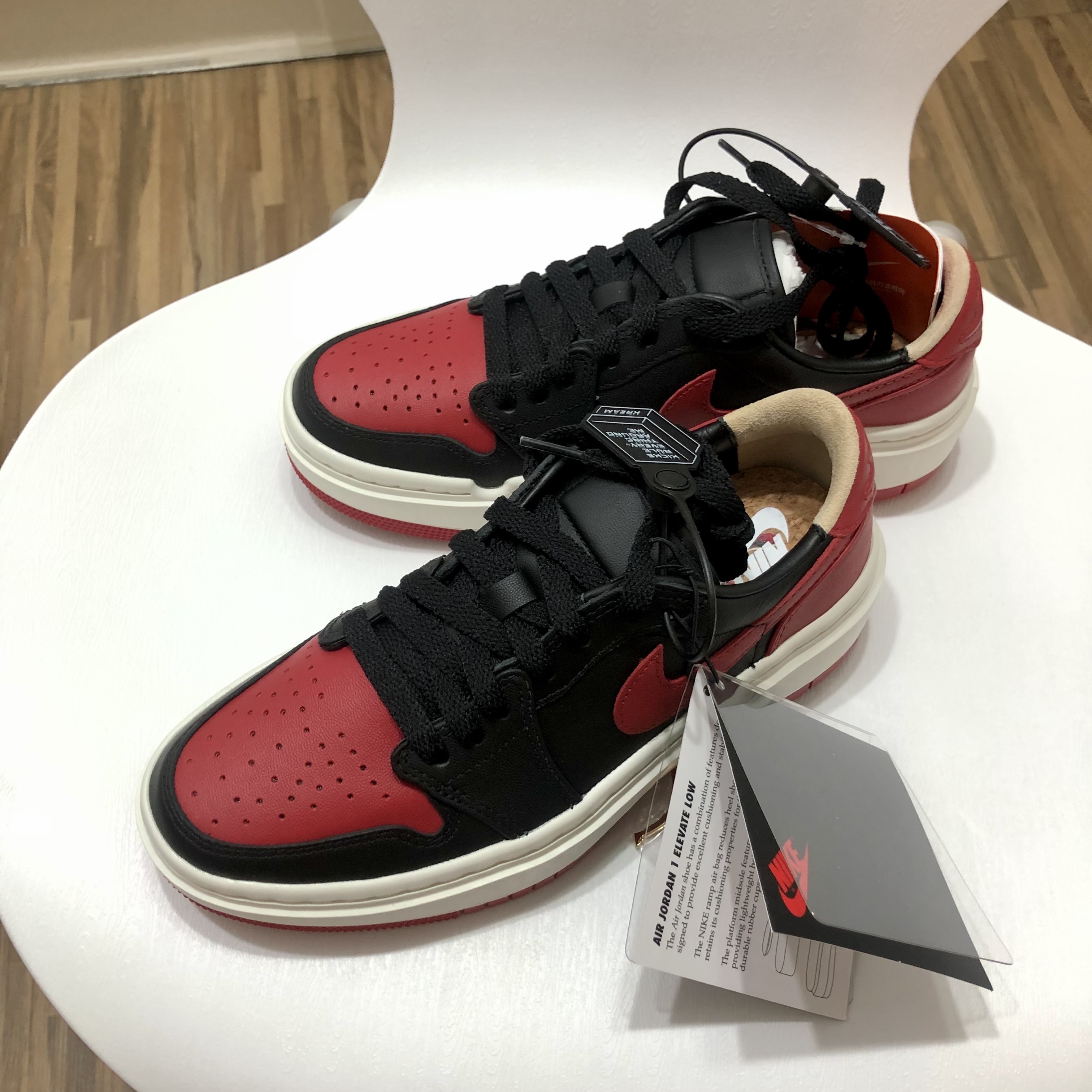 (W) Jordan 1 Elevate Low SE Bred, (W) Jordan 1 Elevate Low SE University Blue 착용 스타일 - 1