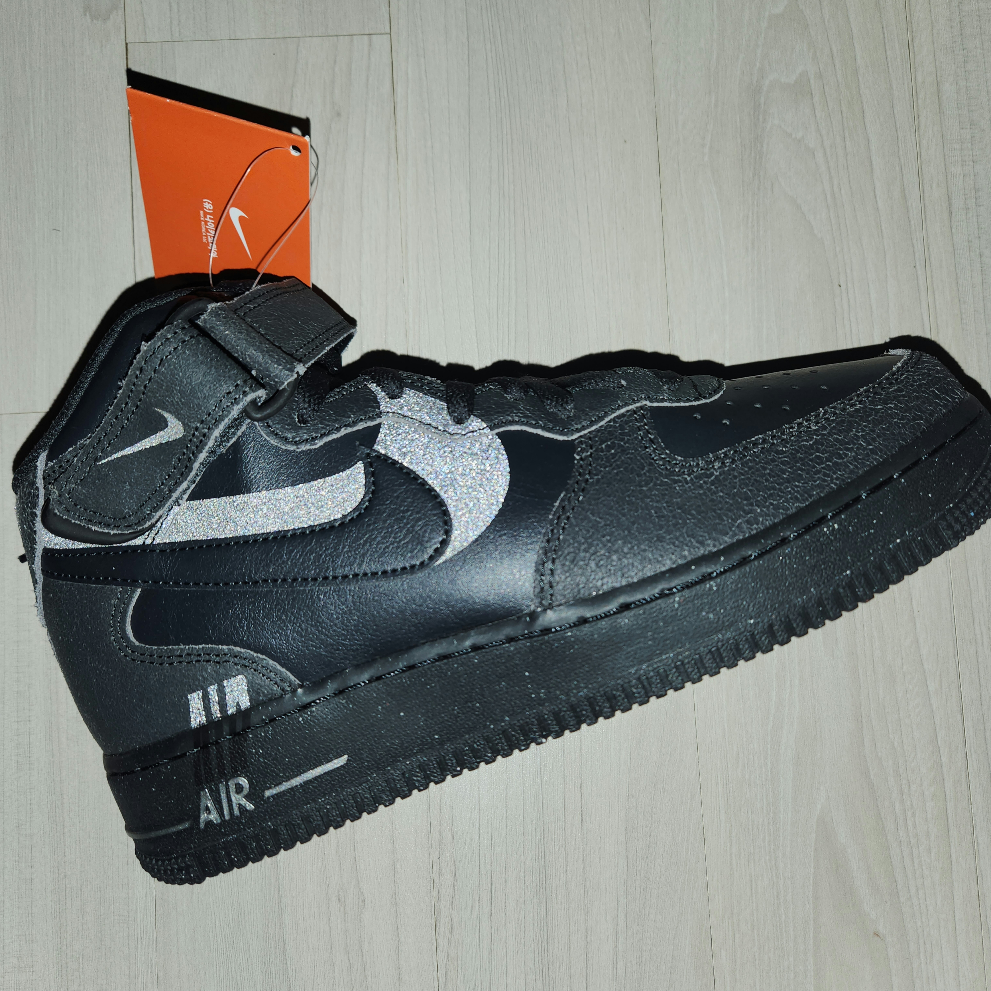 Nike Air Force 1 Mid '07 LX Halloween 착용 스타일