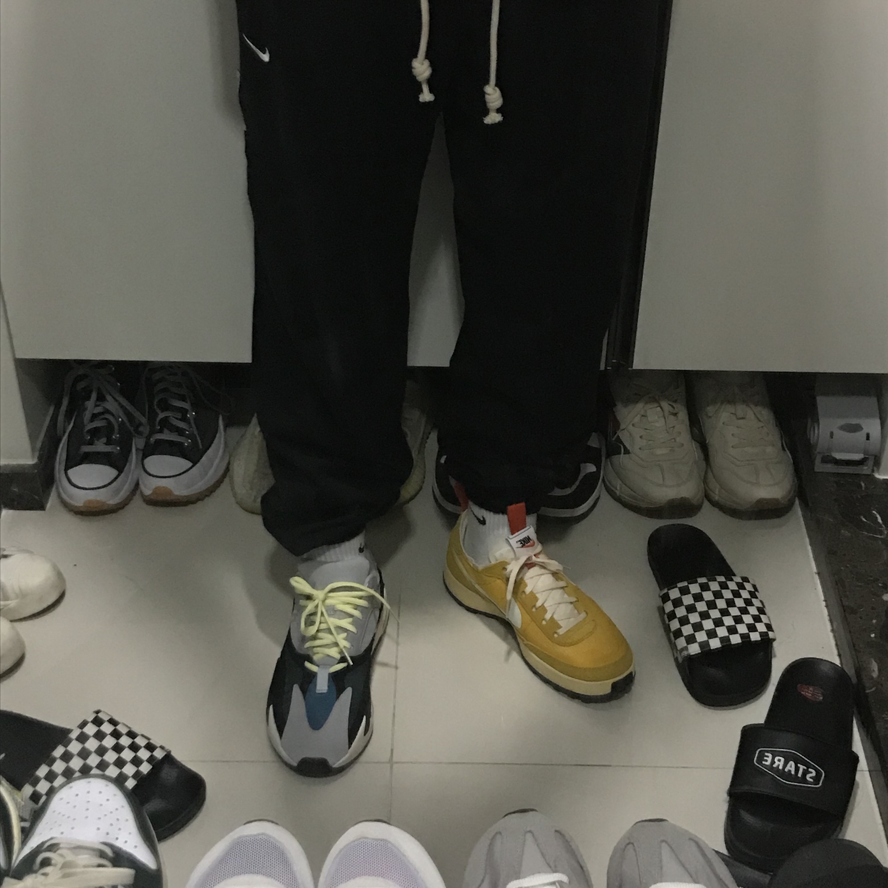 Adidas Yeezy Boost 700 Wave Runner Solid Grey 2021/2022, Nike x Tom Sachs General Purpose Shoe Archive 착용 스타일