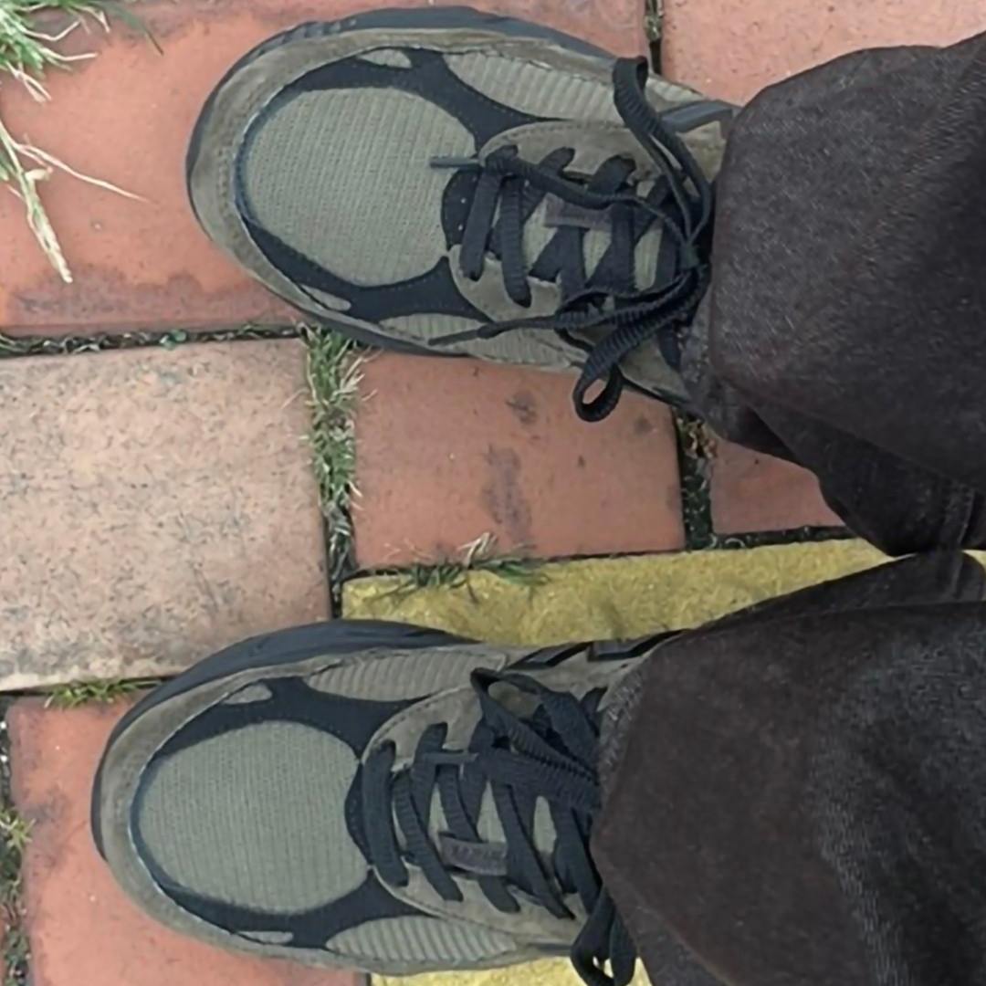 New Balance x JJJJound 990v3 Brown Black 착용 스타일 - 1