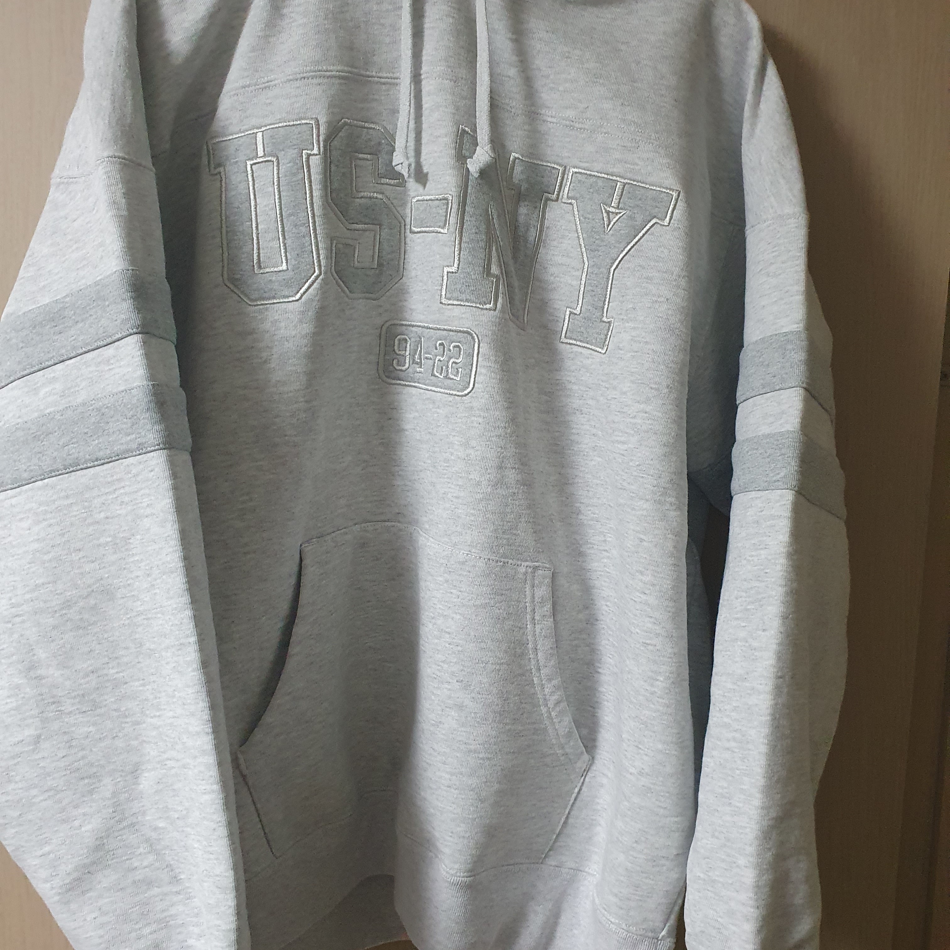 Supreme US-NY Hooded Sweatshirt Ash Grey - 22FW 착용 스타일 - 1