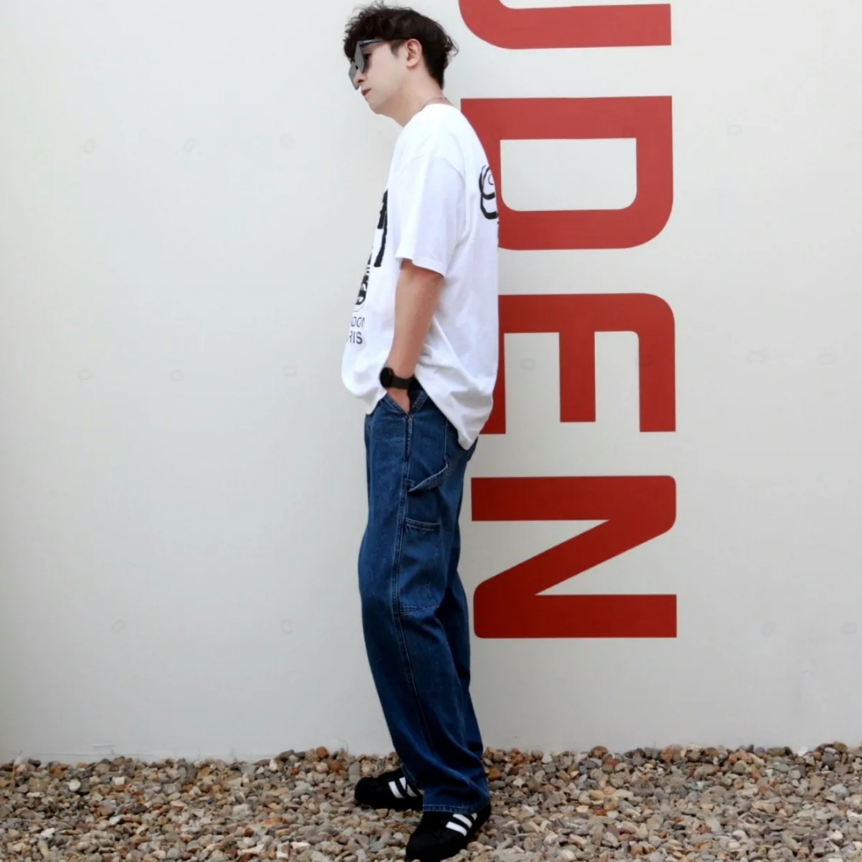 Stussy DSM World Tour T-Shirt White, Adidas Superstar Core Black White 착용 스타일
