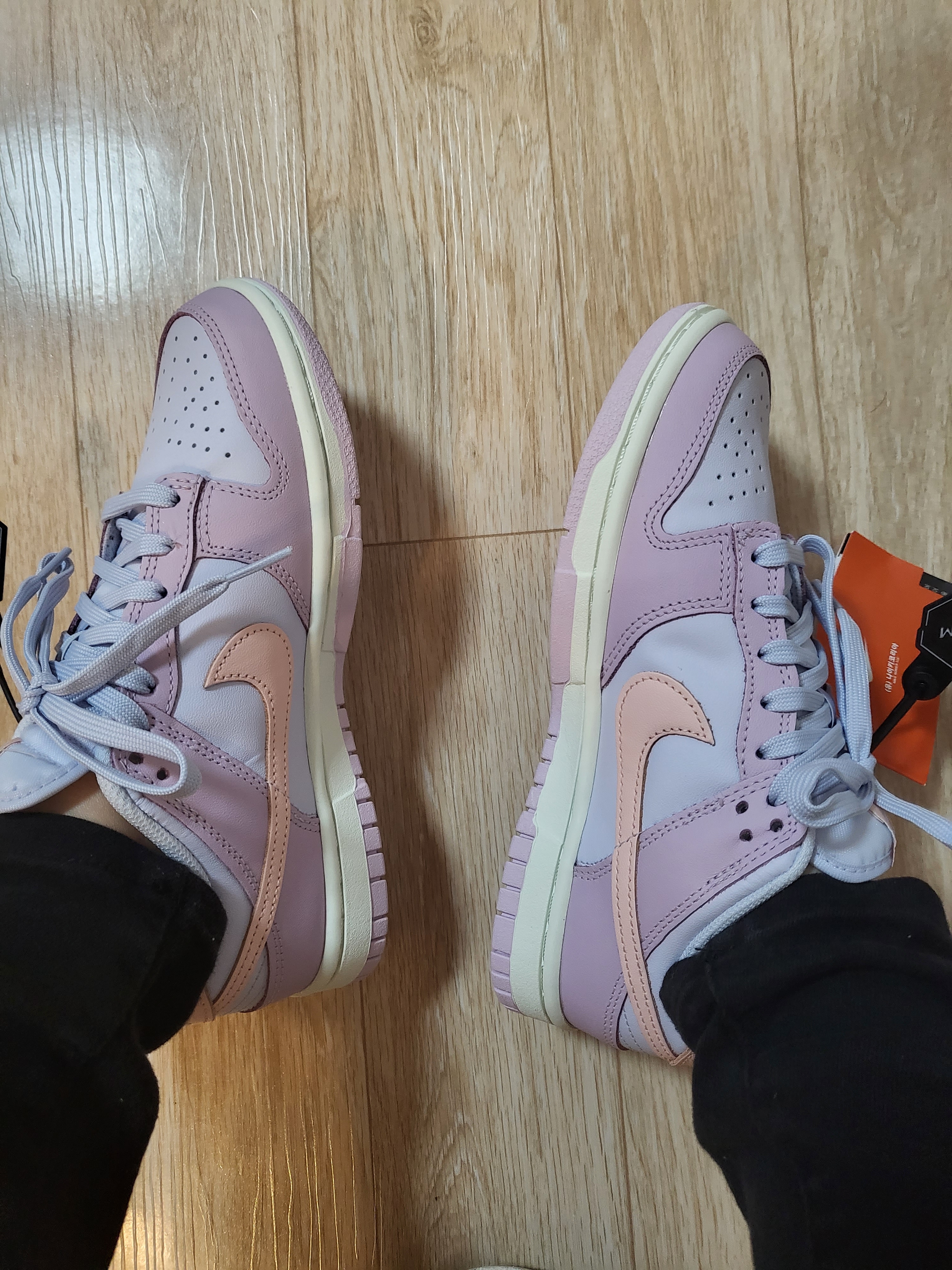 (W) Nike Dunk Low Atmosphere Pink 착용 스타일 - 2