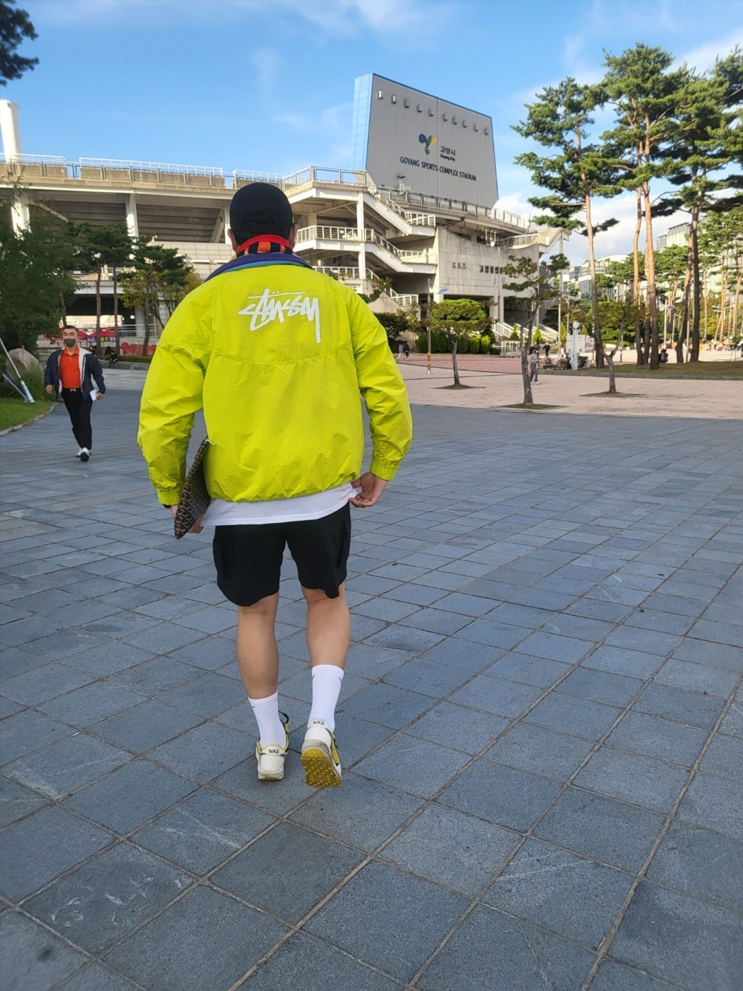 Nike x Stussy Windrunner Jacket Bright Cactus, Supreme Military Camp Cap Black - 21FW 착용 스타일