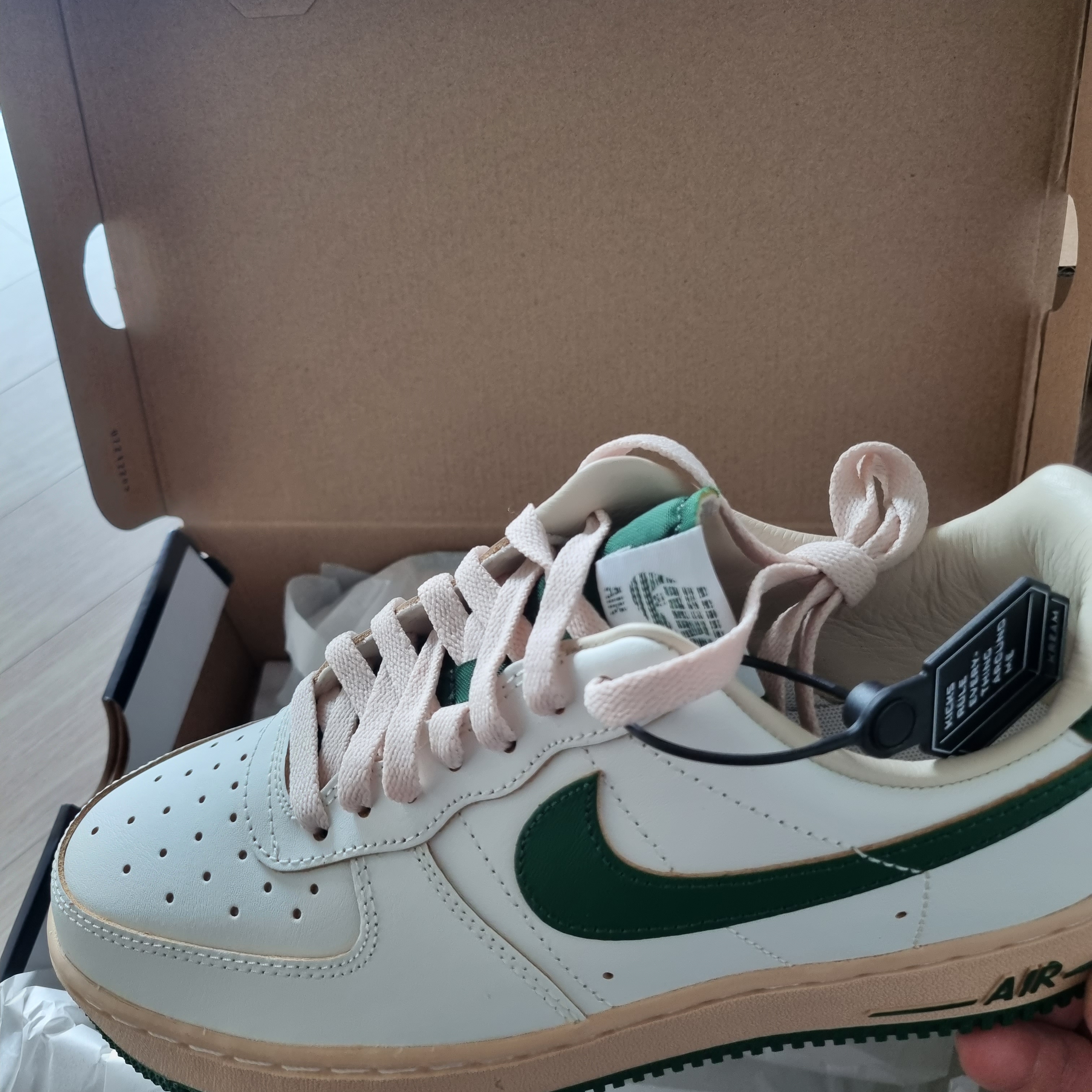 (W) Nike Air Force 1 Low Gorge Green 착용 스타일 - 2