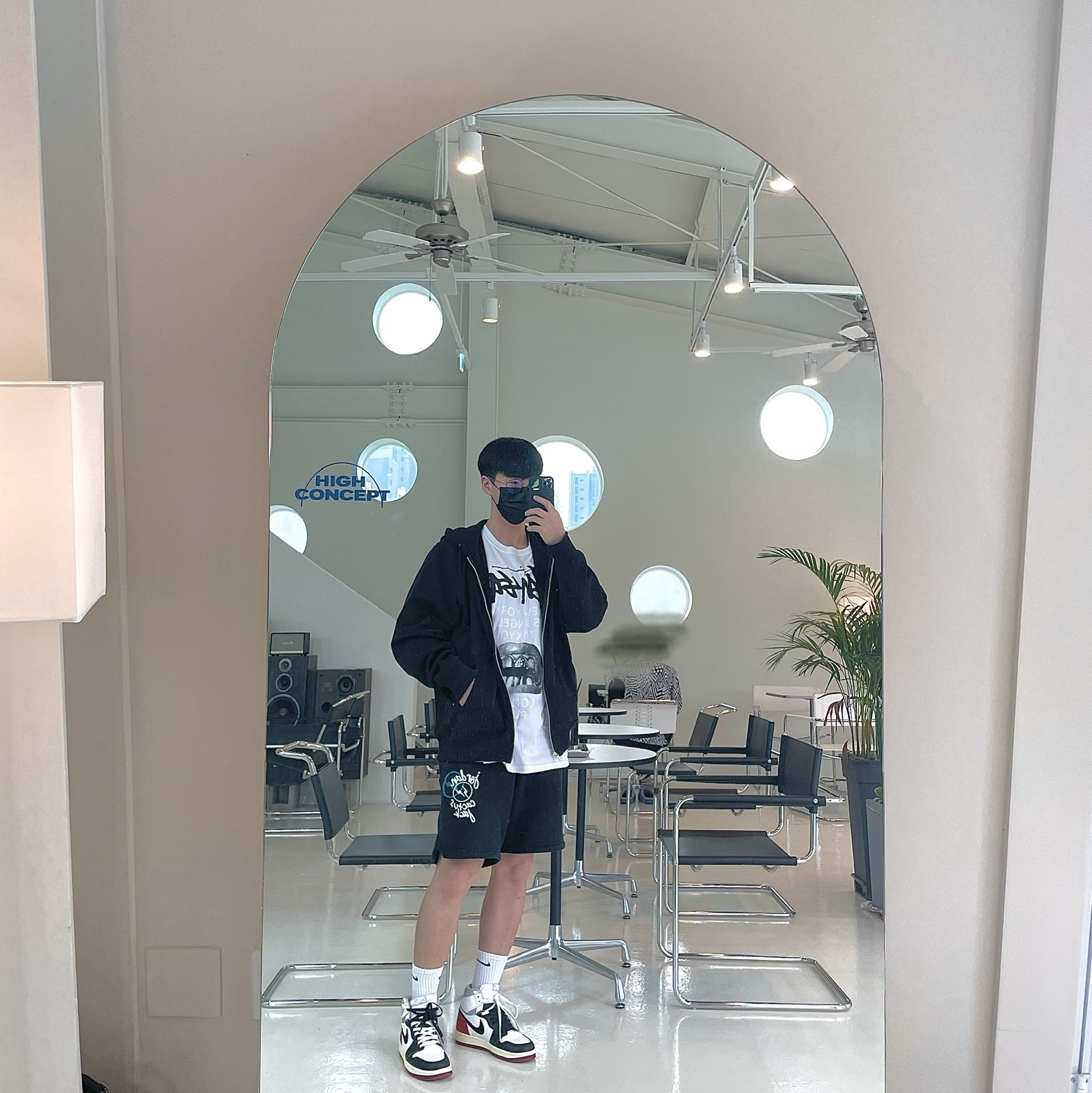 Jordan 1 x Union Retro High Black Toe, Stussy x Rick Owens 40 WT T-Shirt 착용 스타일