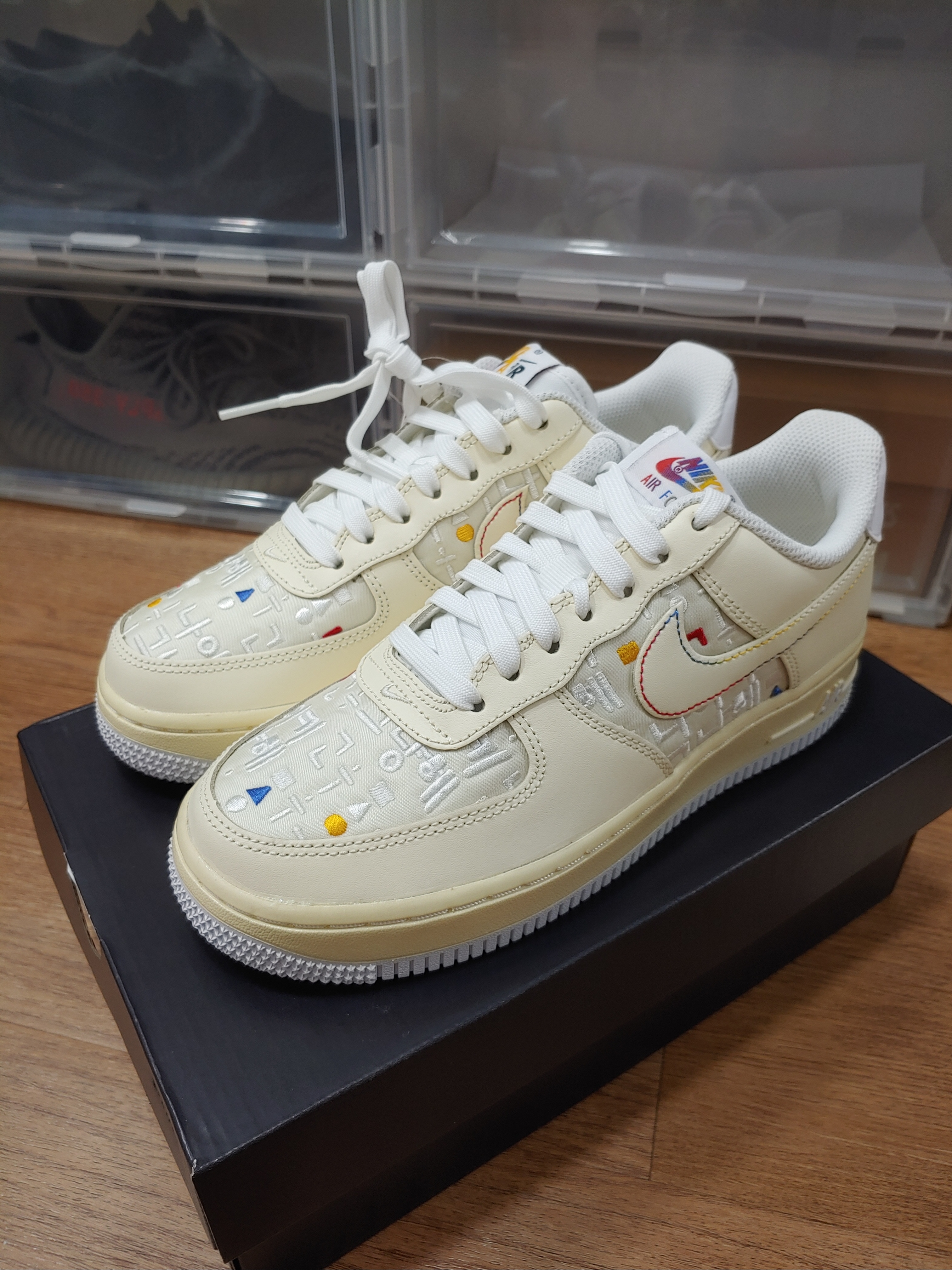 (W) Nike Air Force 1 '07 LV8 Hangul Day 착용 스타일 - 2