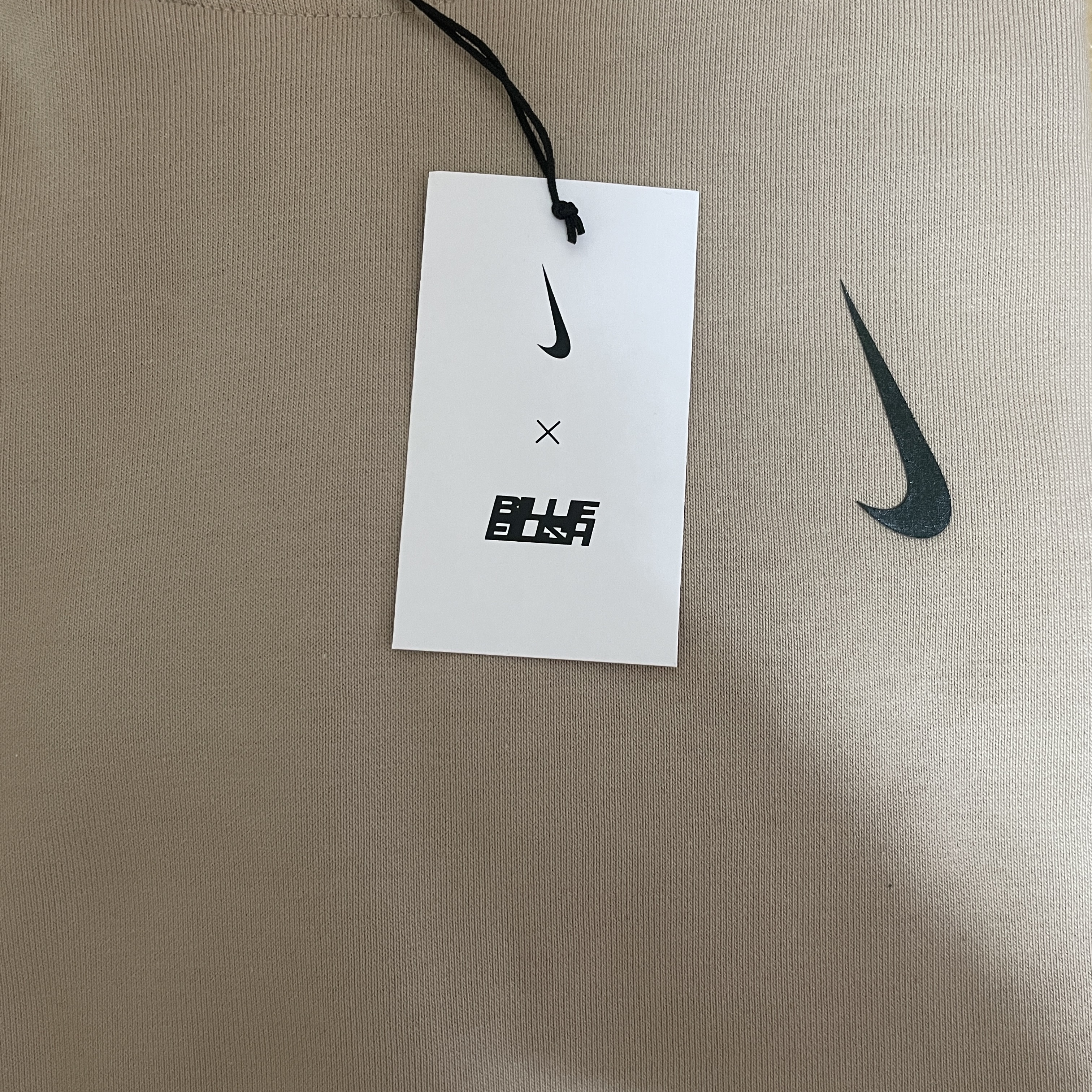 Nike x Billie Eilish NRG Fleece Hoodie Mushroom - US/EU, Nike x Billie Eilish NRG Fleece Hoodie Mushroom - Asia 착용 스타일 - 2