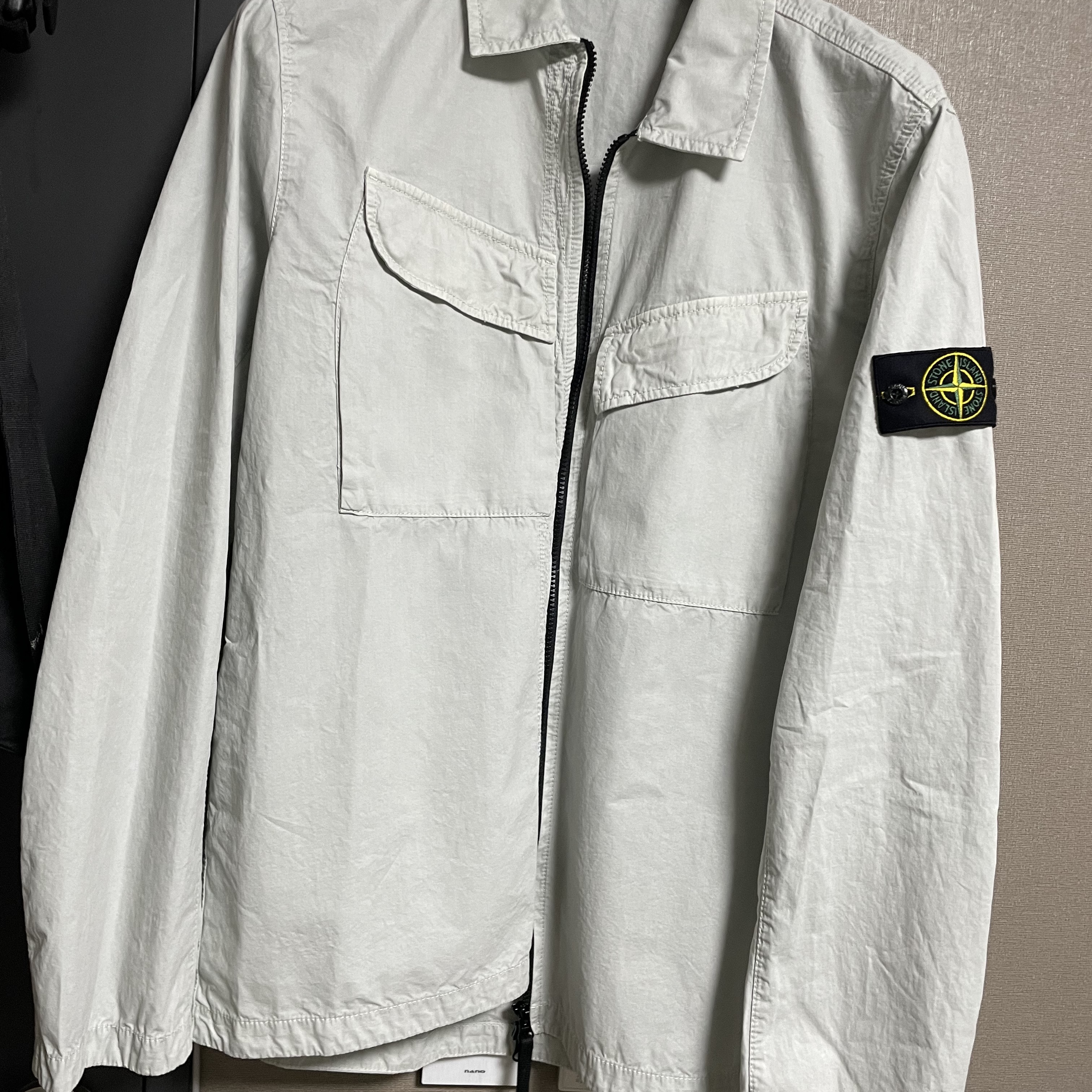 Stone Island 101WN Brushed Cotton Canvas T.CO+OLD Overshirt Light Grey - 22FW, Stone Island 12321 Nylon Metal Garment Dyed Packable Overshirt Black - 22SS 착용 스타일 - 1