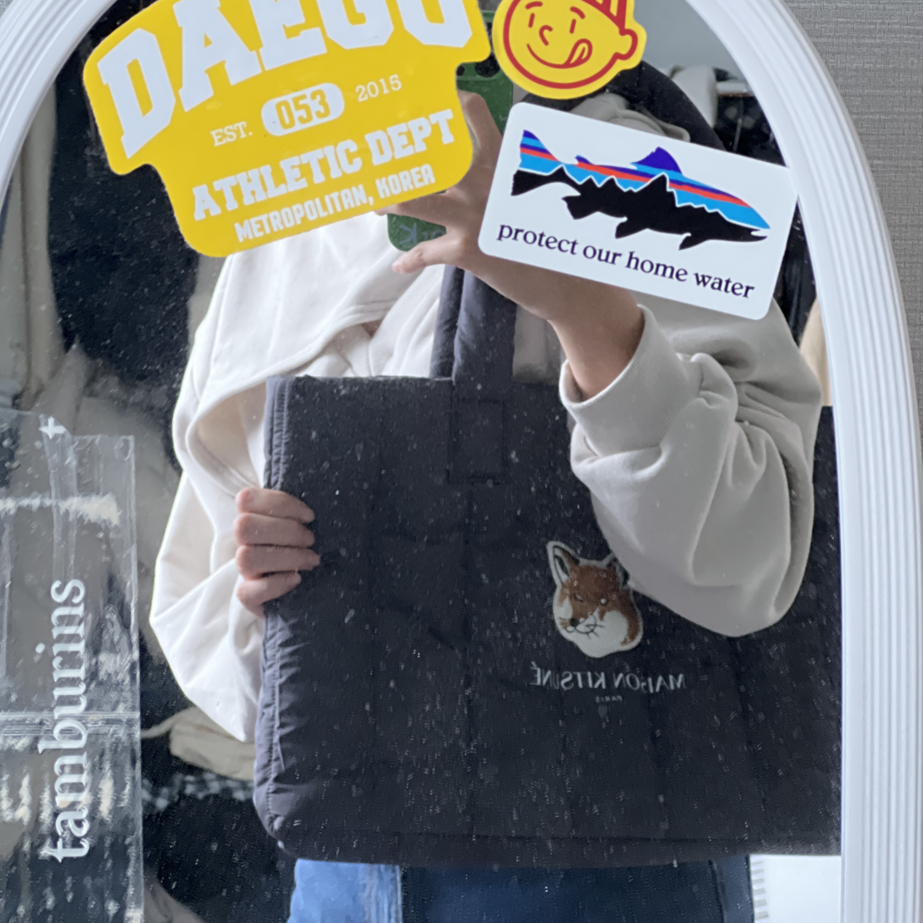 Maison Kitsune x Laneige Padded Bag Navy 착용 스타일