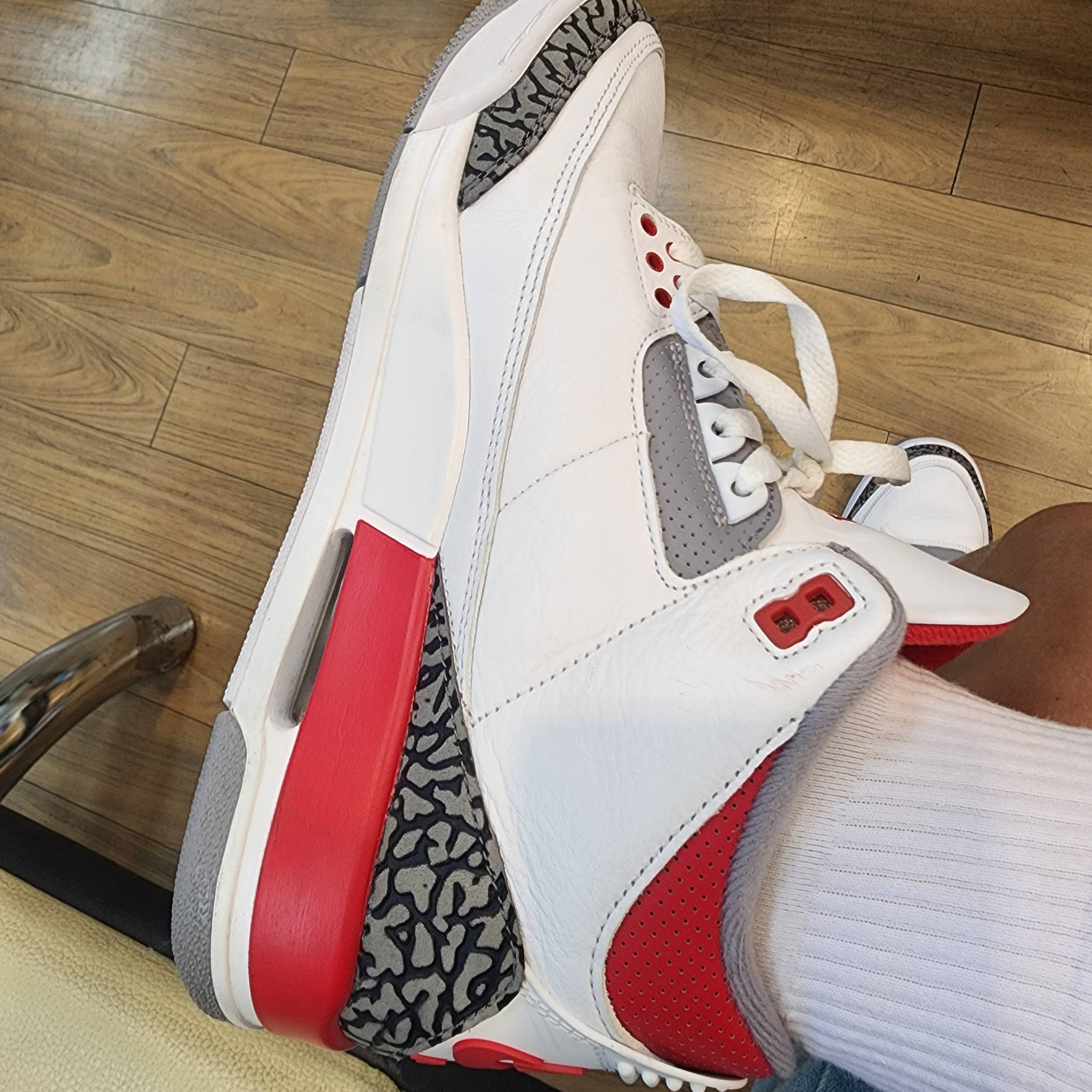 Jordan 3 Retro Fire Red 2022, Jordan 3 Retro OG Black Cement 2018 착용 스타일 - 1