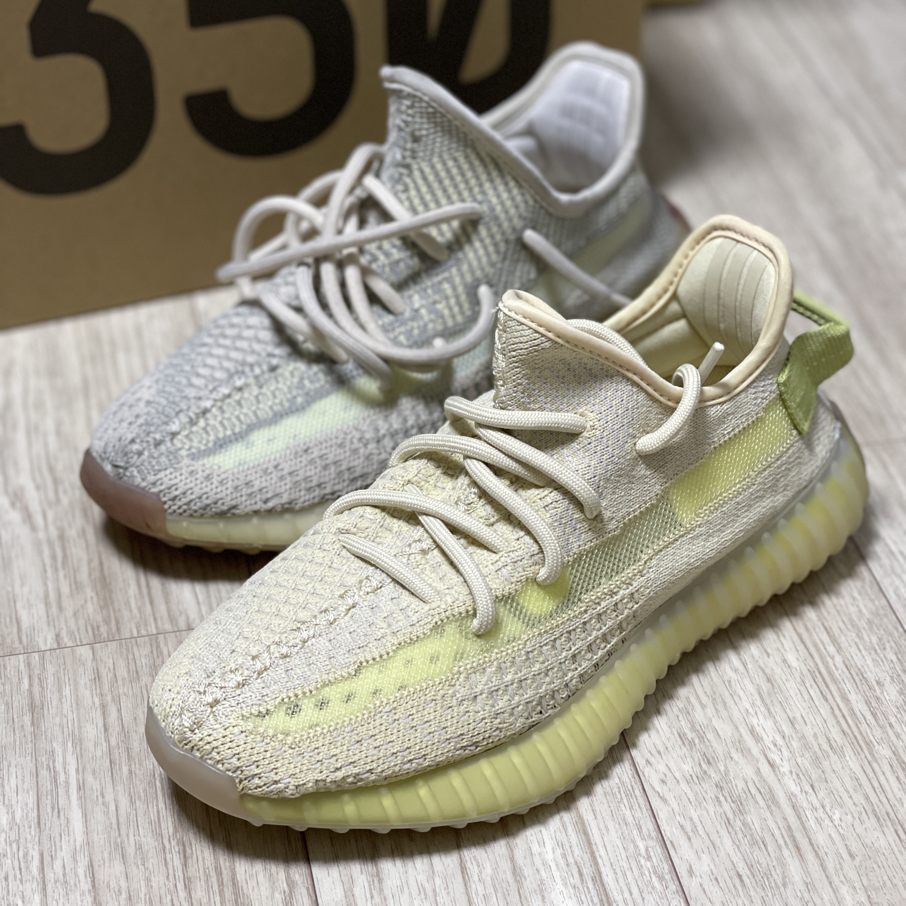 Adidas Yeezy Boost 350 V2 Bone, Adidas Yeezy Boost 350 V2 Flax 2022 착용 스타일 - 2