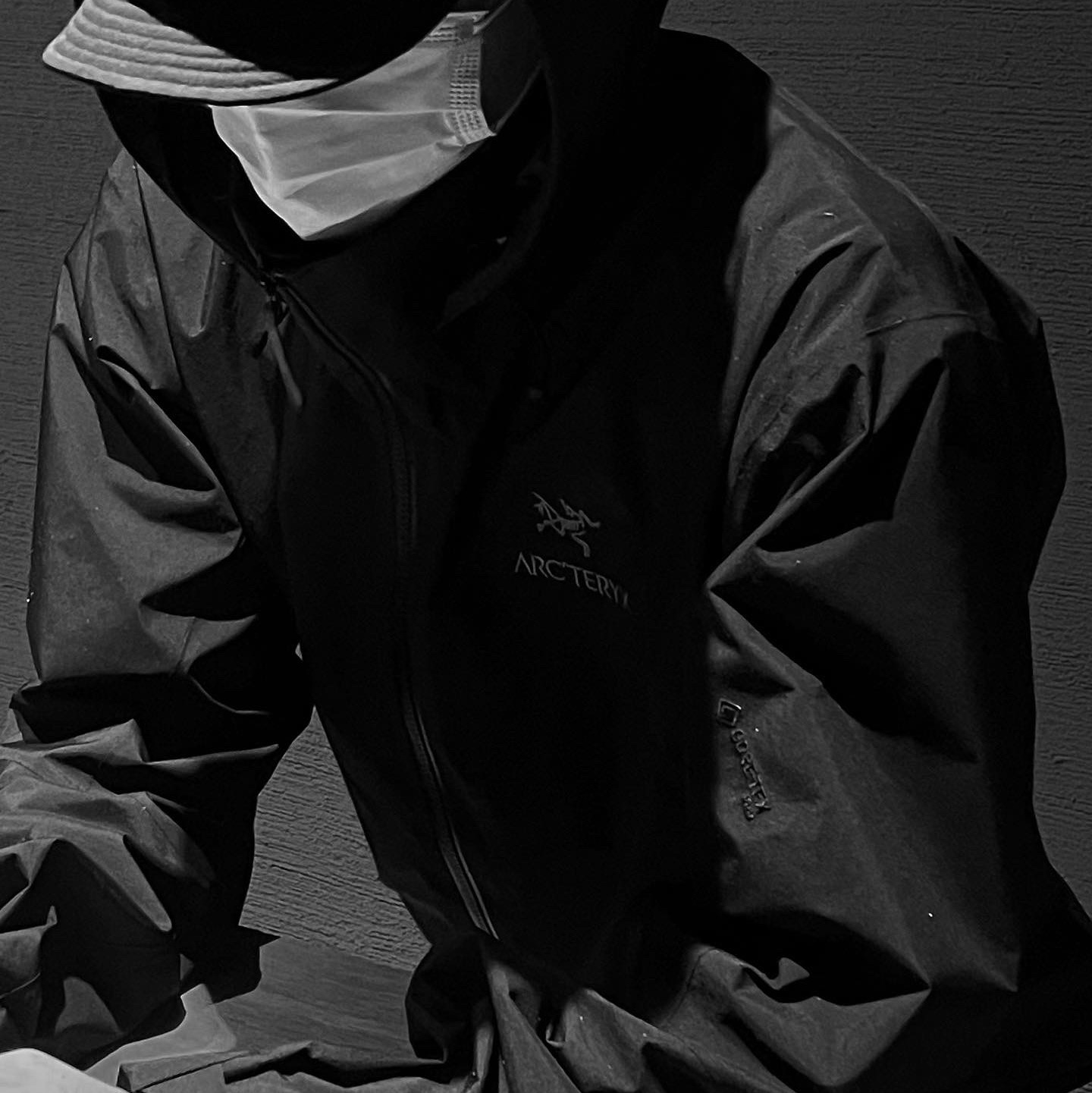 Arc'teryx Beta Jacket Black 착용 스타일 - 2