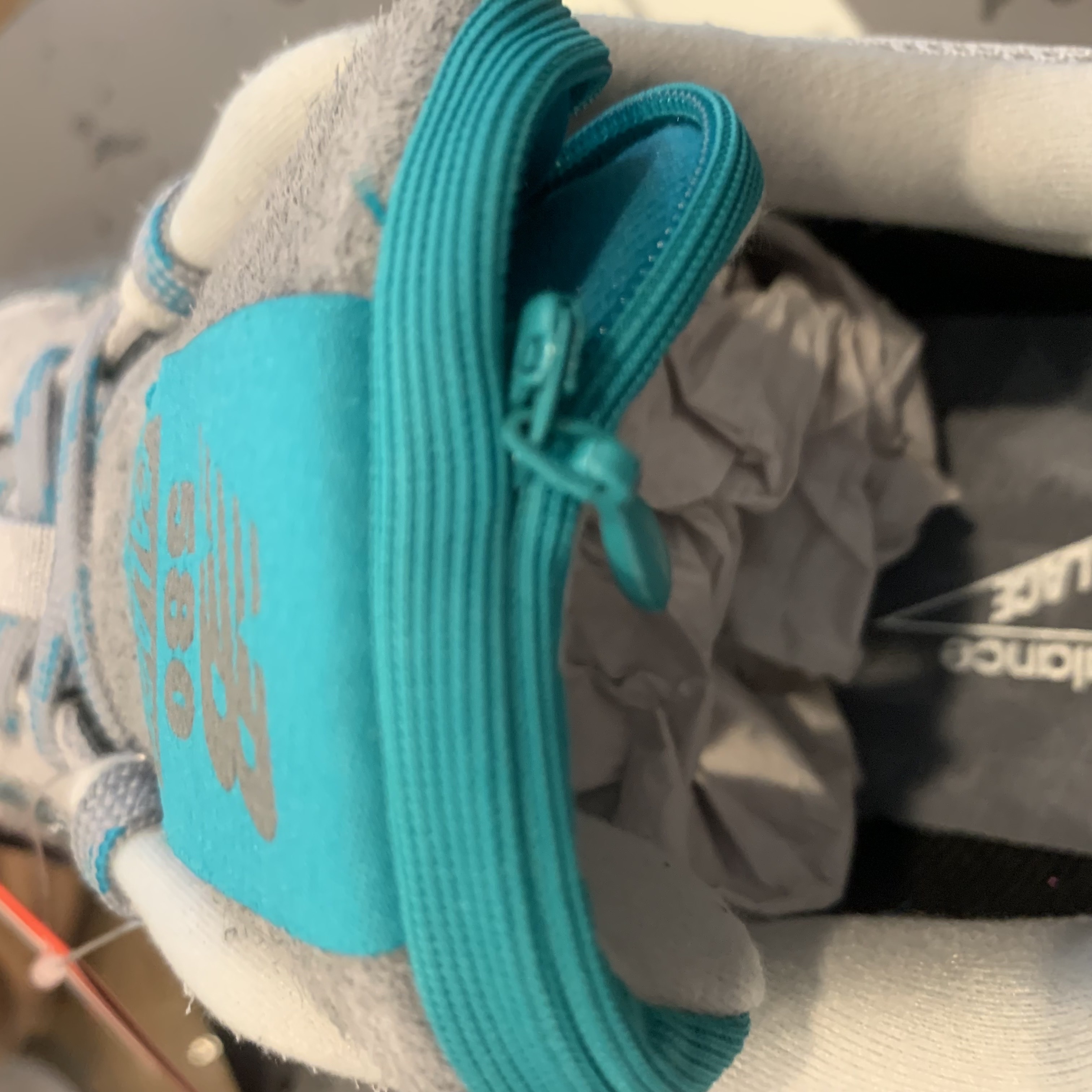 New Balance x Palace MT580 Gargoyle Lapis Blue 착용 스타일 - 4
