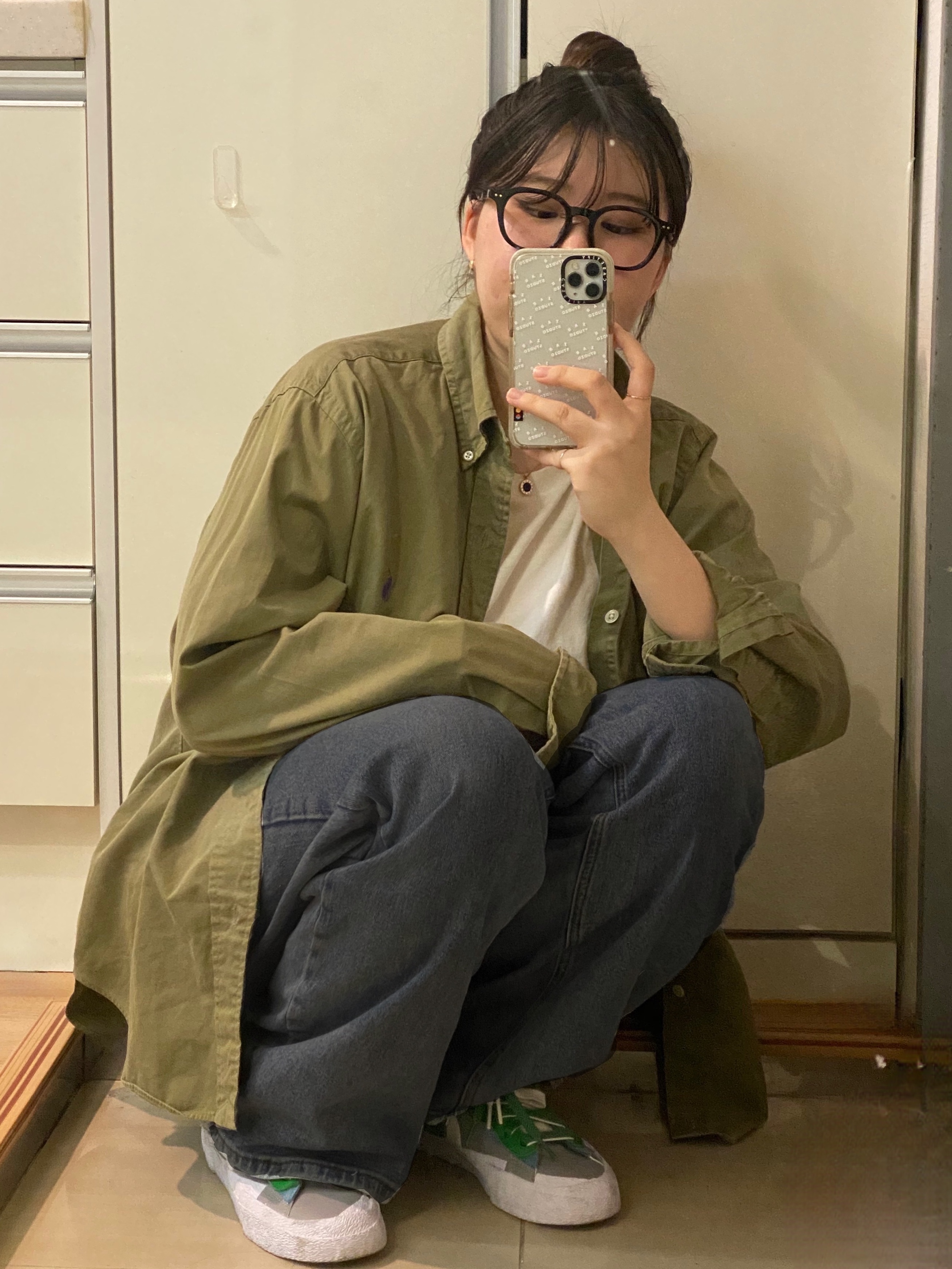 Nike x Sacai Blazer Low Classic Green, Casetify x IAB Studio iPhone White Monogram Logo Impact Case Frost White 착용 스타일