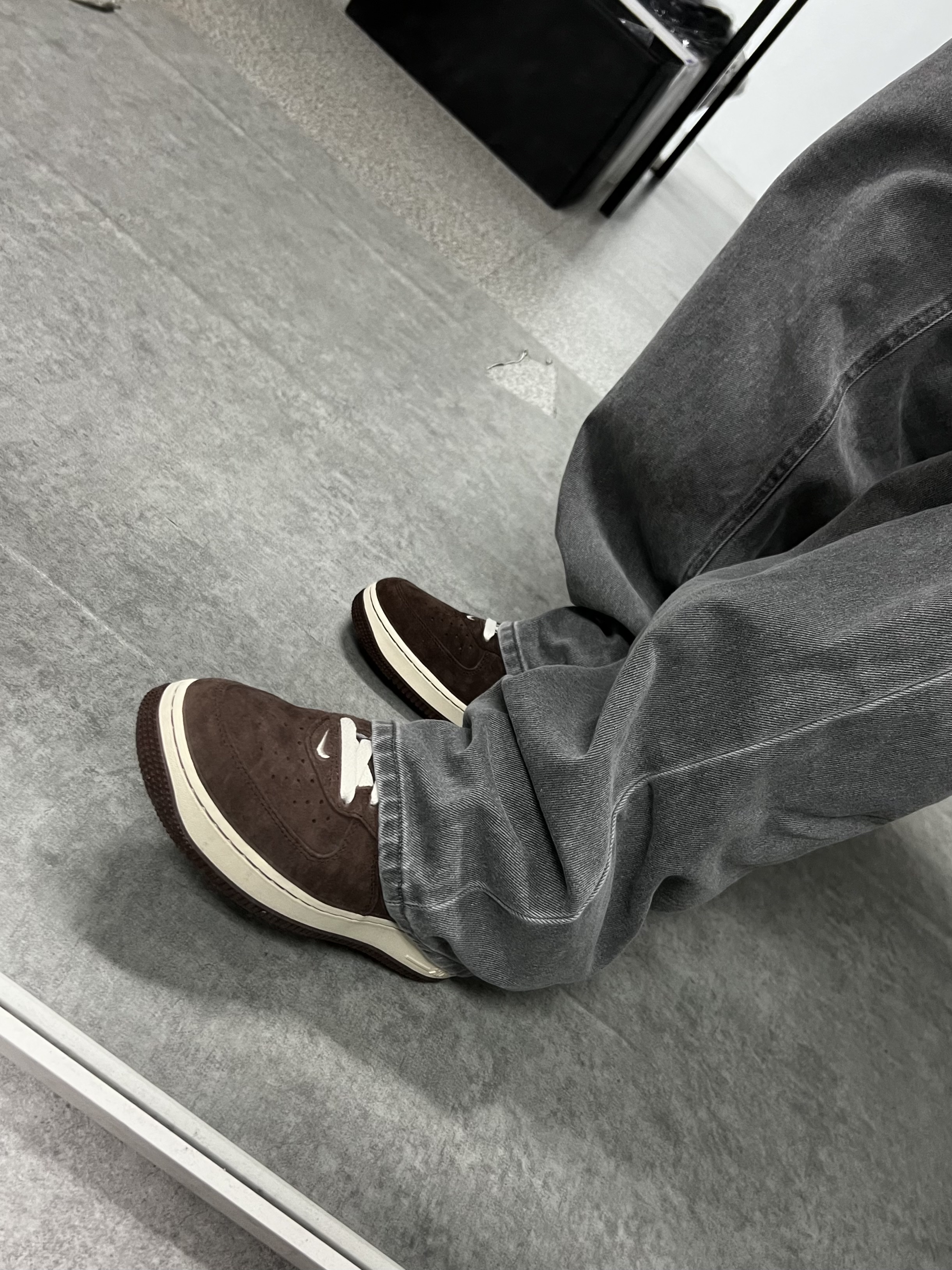 Nike Air Force 1 Mid '07 QS Chocolate 착용 스타일 - 3