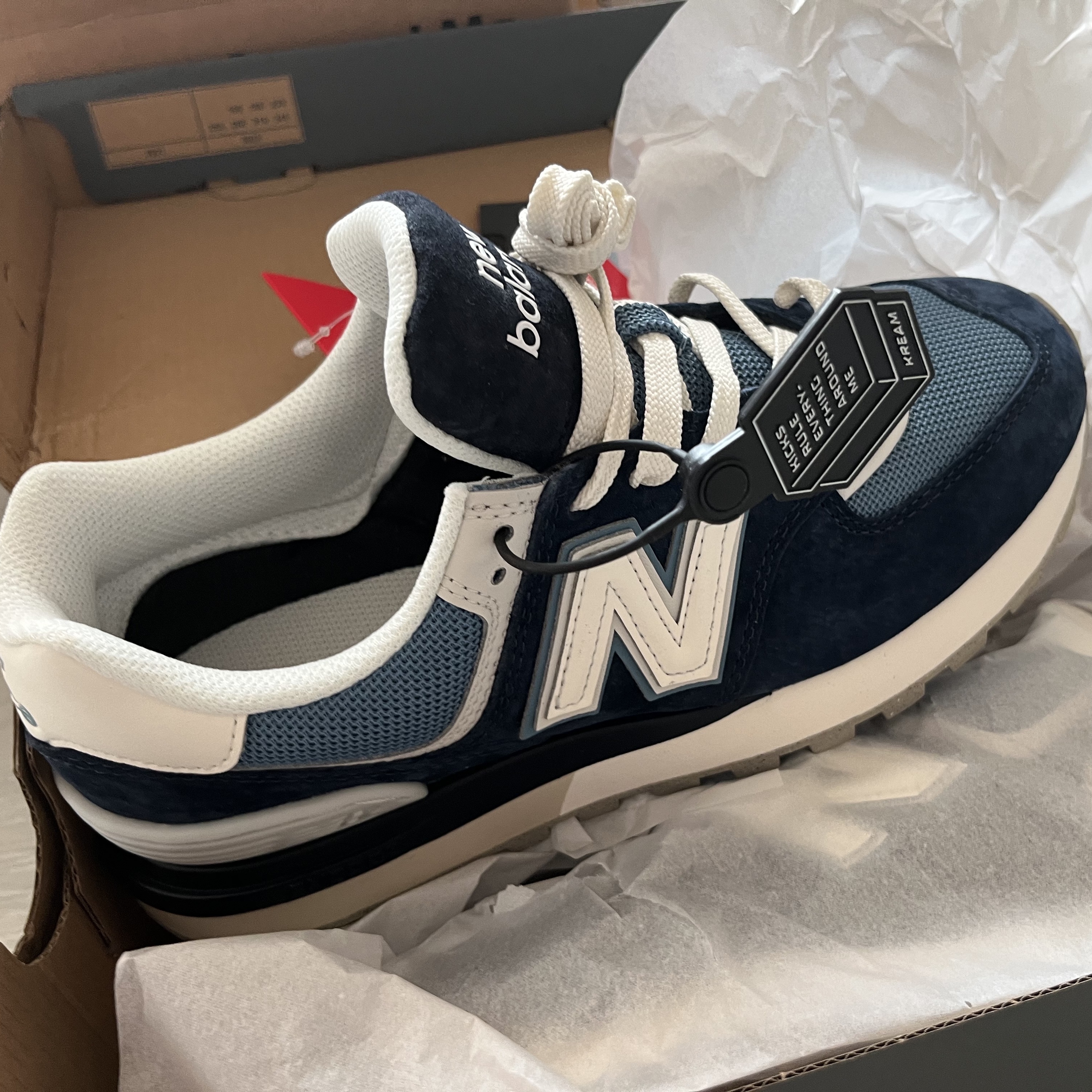 New Balance 574 Legacy Navy Sea Salt 착용 스타일