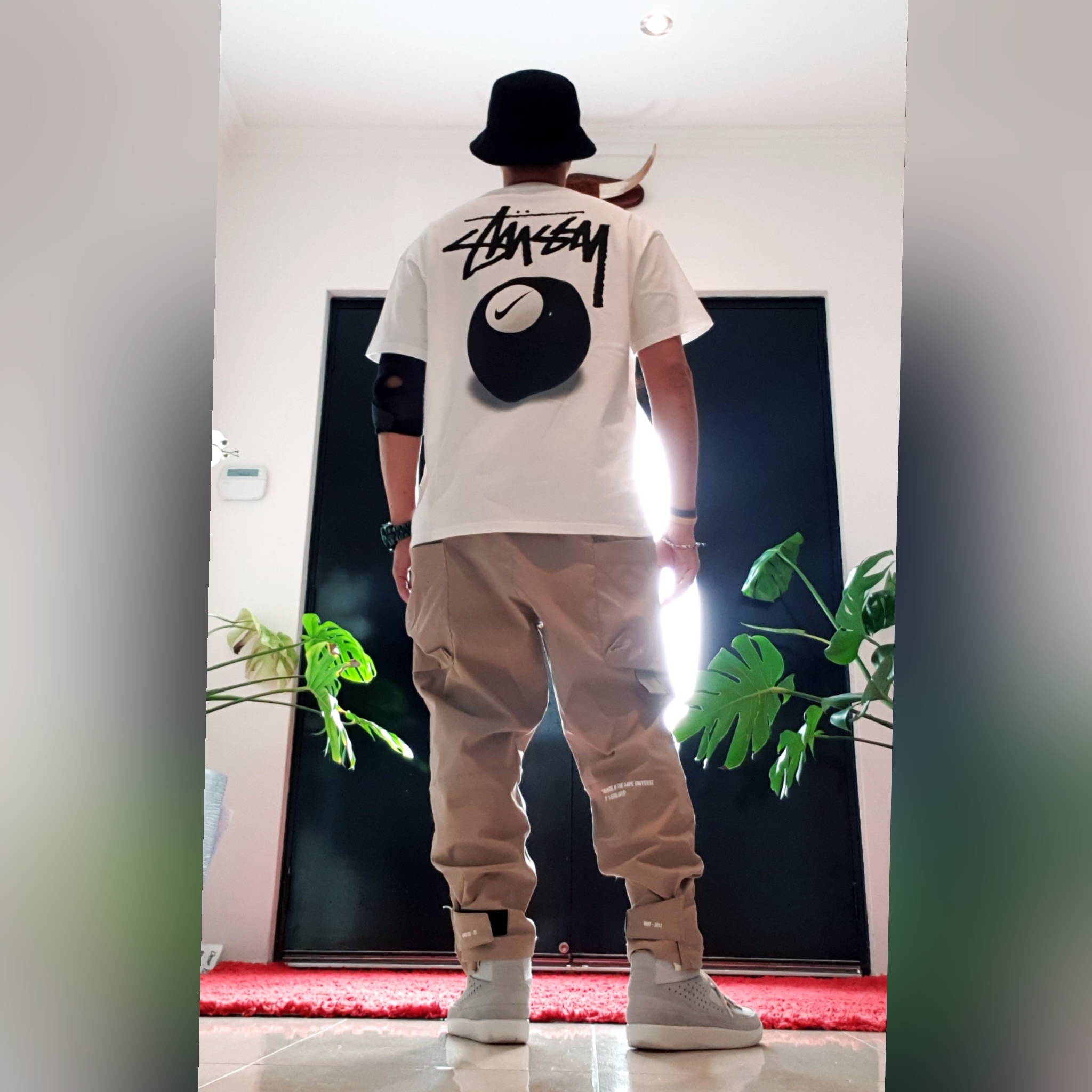 Nike x Stussy NRG FL SS 8 Ball T-Shirt White (DO9323-100), Jordan 2 x Union Retro SP Grey Fog 착용 스타일 - 1