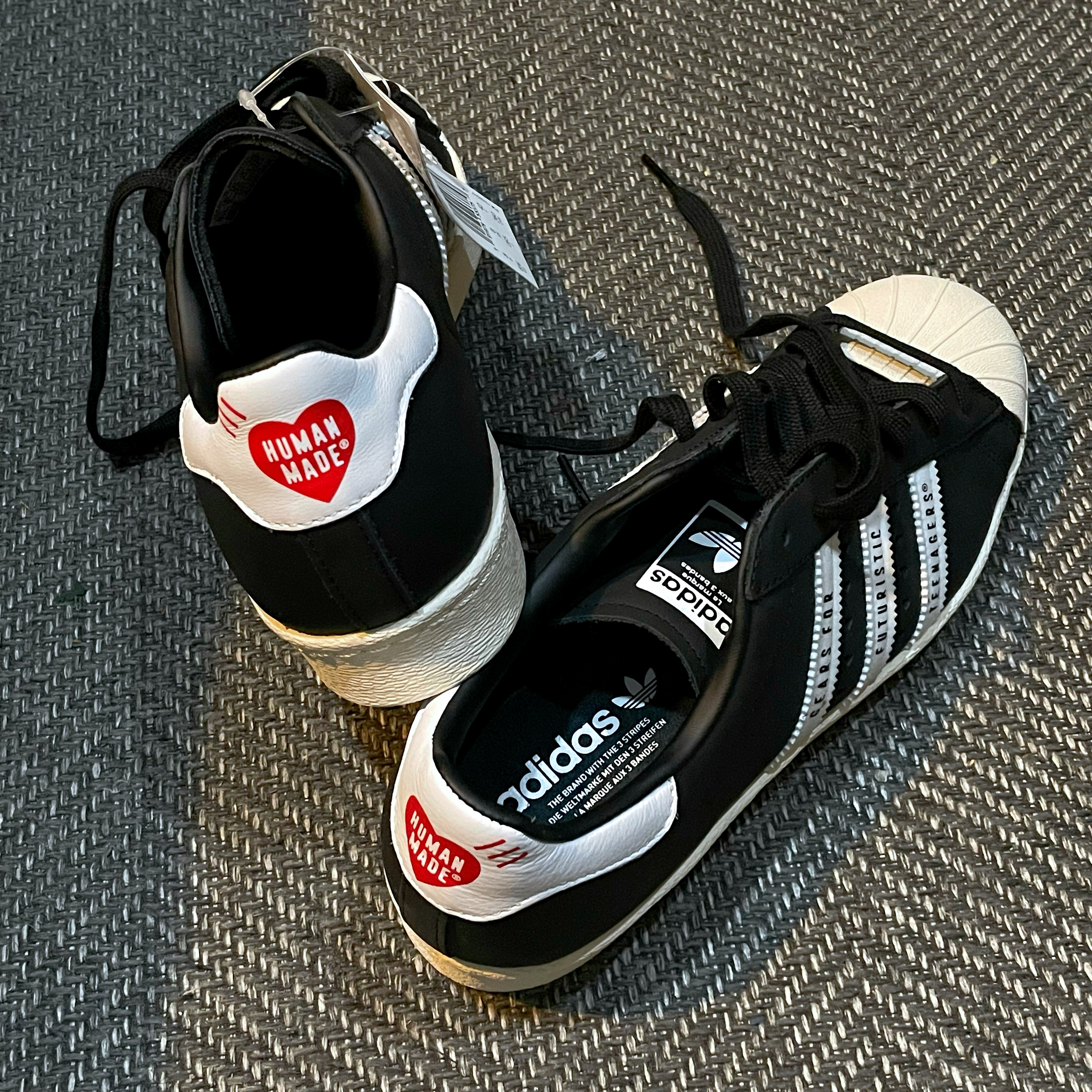 Adidas x Human Made Superstar Black White 착용 스타일