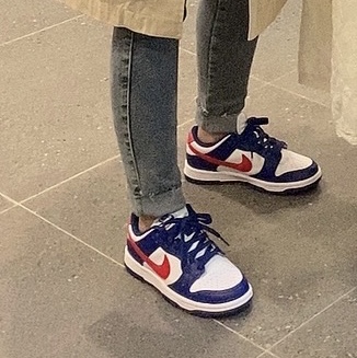 (W) Nike Dunk Low White and University Red 착용 스타일