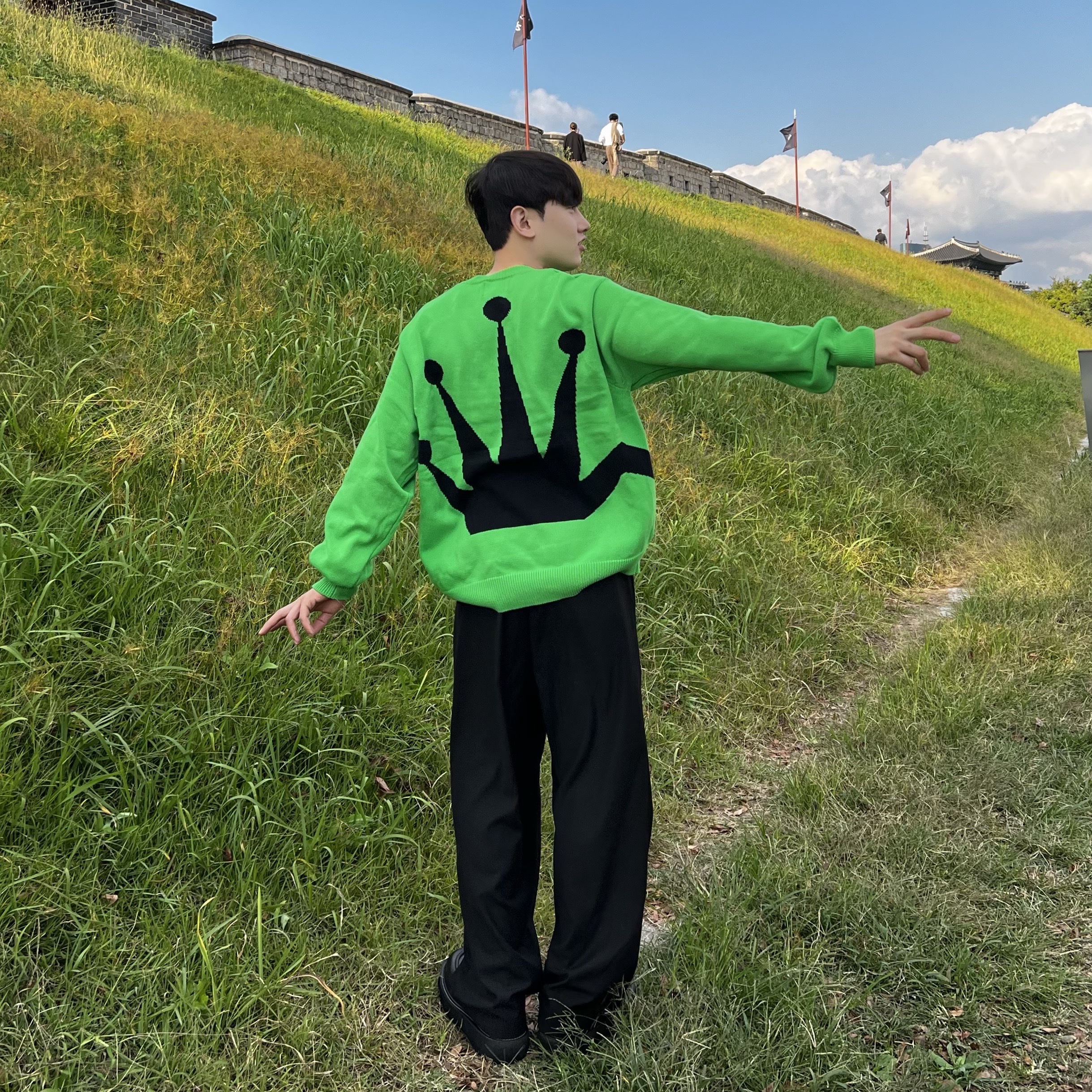 Stussy Bent Crown Sweater Lime 착용 스타일 - 1