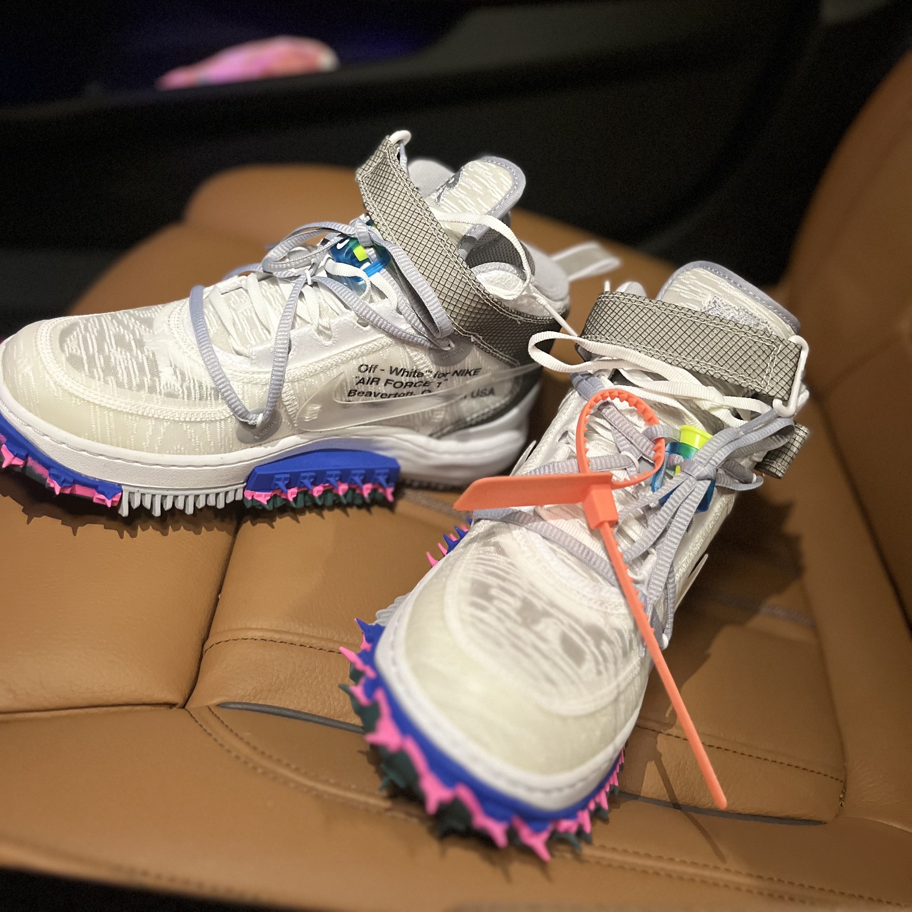 Nike x Off-White Air Force 1 Mid SP White 착용 스타일