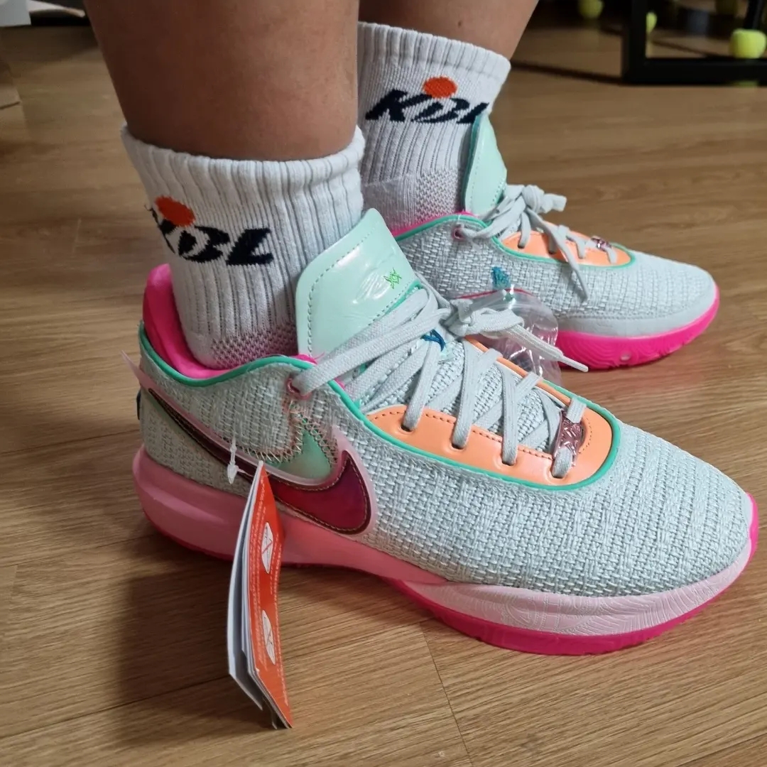 Nike LeBron XX EP Barely Green 착용 스타일 - 2
