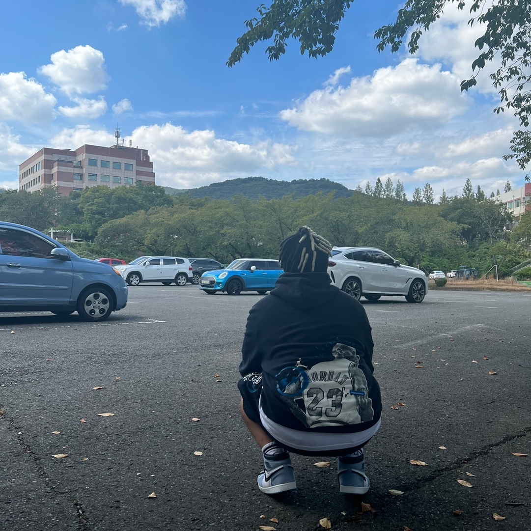 Jordan 1 Retro High OG University Blue, Jordan x Travis Scott x Fragment Hoodie Black (DJ0615-010) 착용 스타일