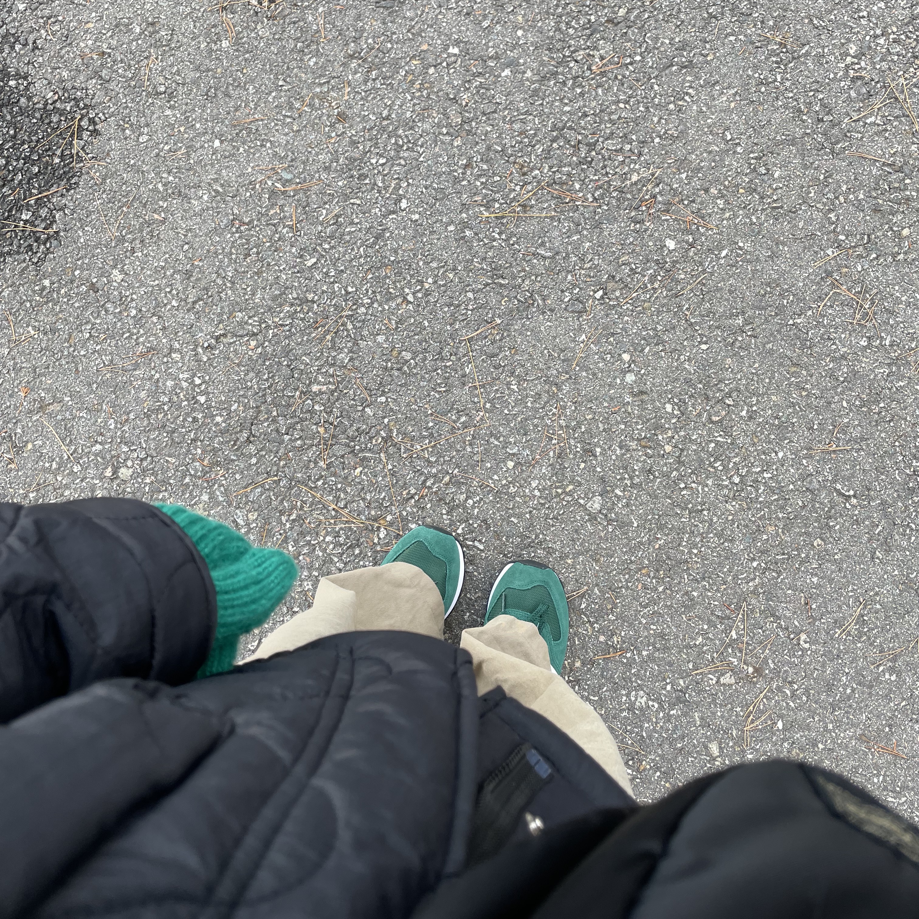 New Balance 574 Nightwatch Green 착용 스타일