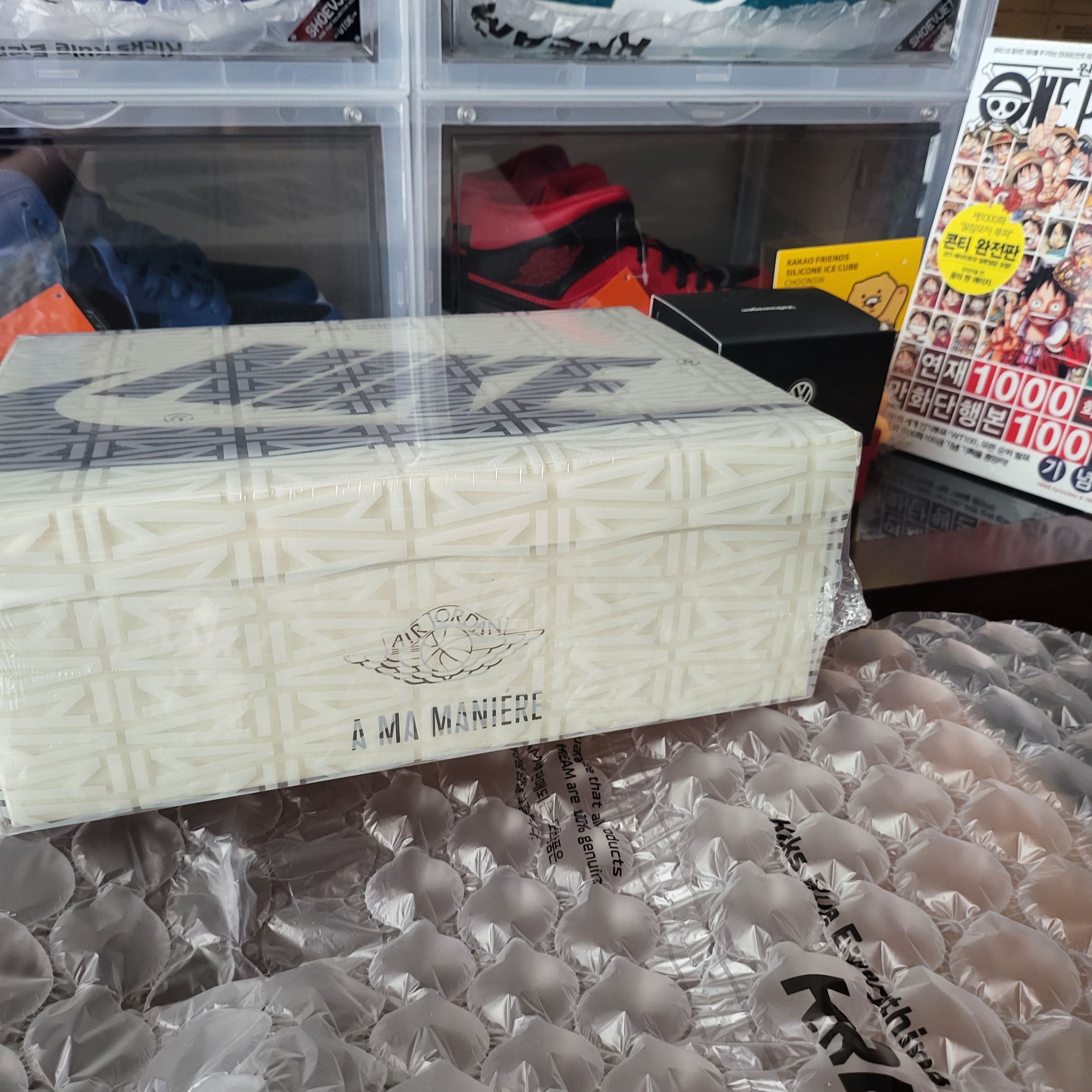 Jordan 1 x A Ma Maniere Retro High OG SP Sail and Burgundy 착용 스타일 - 5
