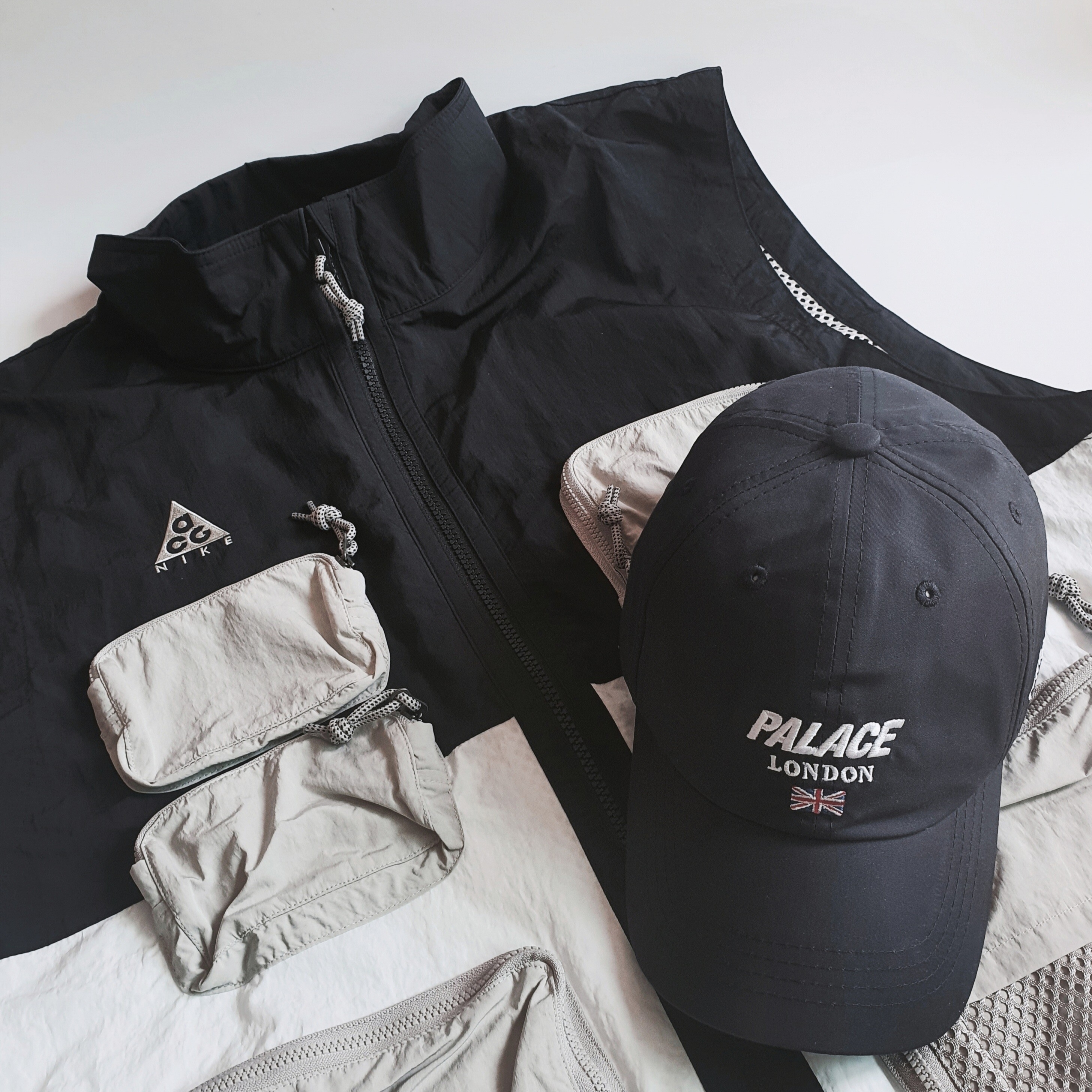 Nike ACG Utility Vest Black Summit White - US/EU, Palace London Ventile 6-Panel Navy - 22FW 착용 스타일
