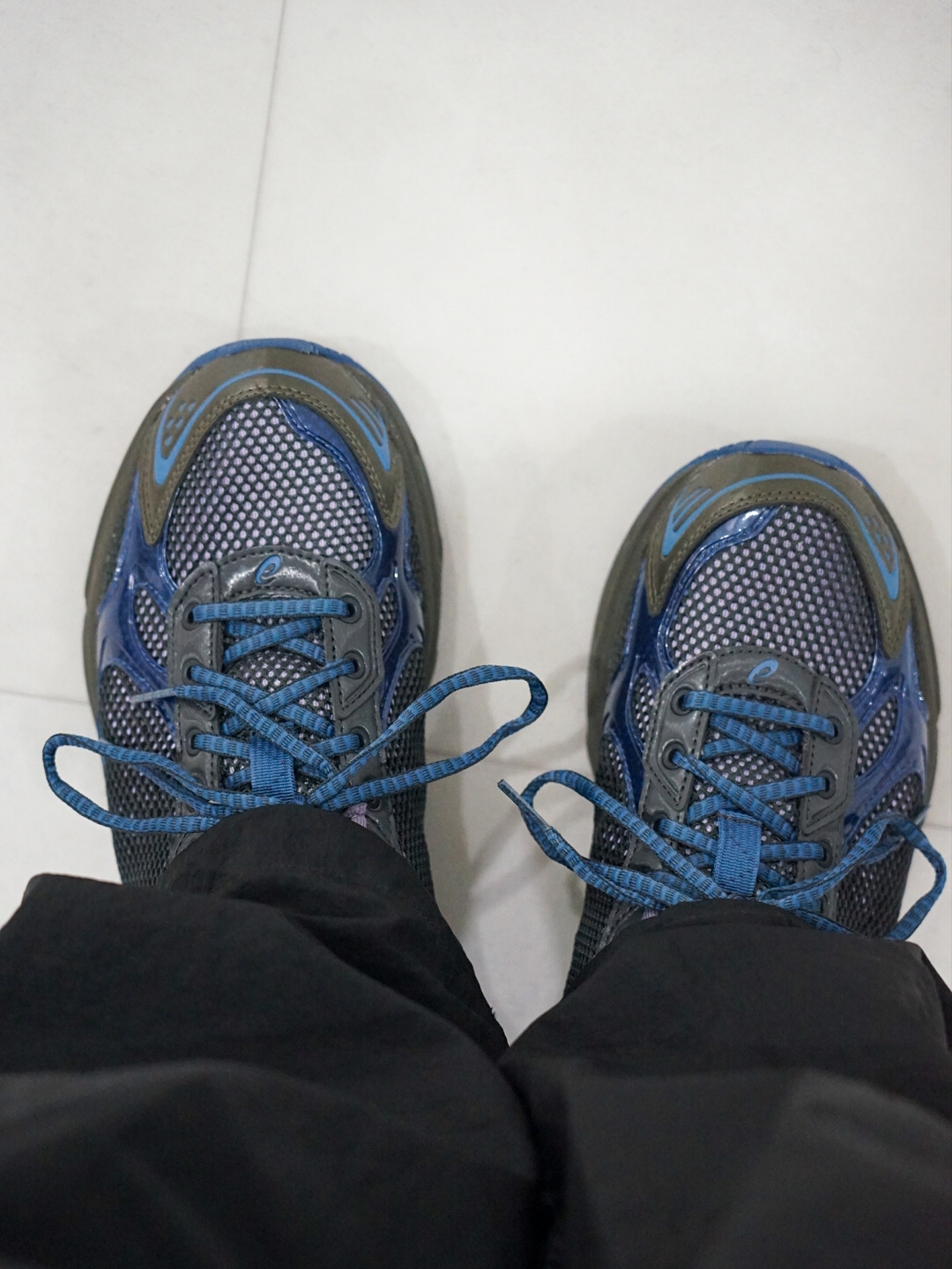 Asics UB4-S Gel-1130 Graphite Grey 착용 스타일