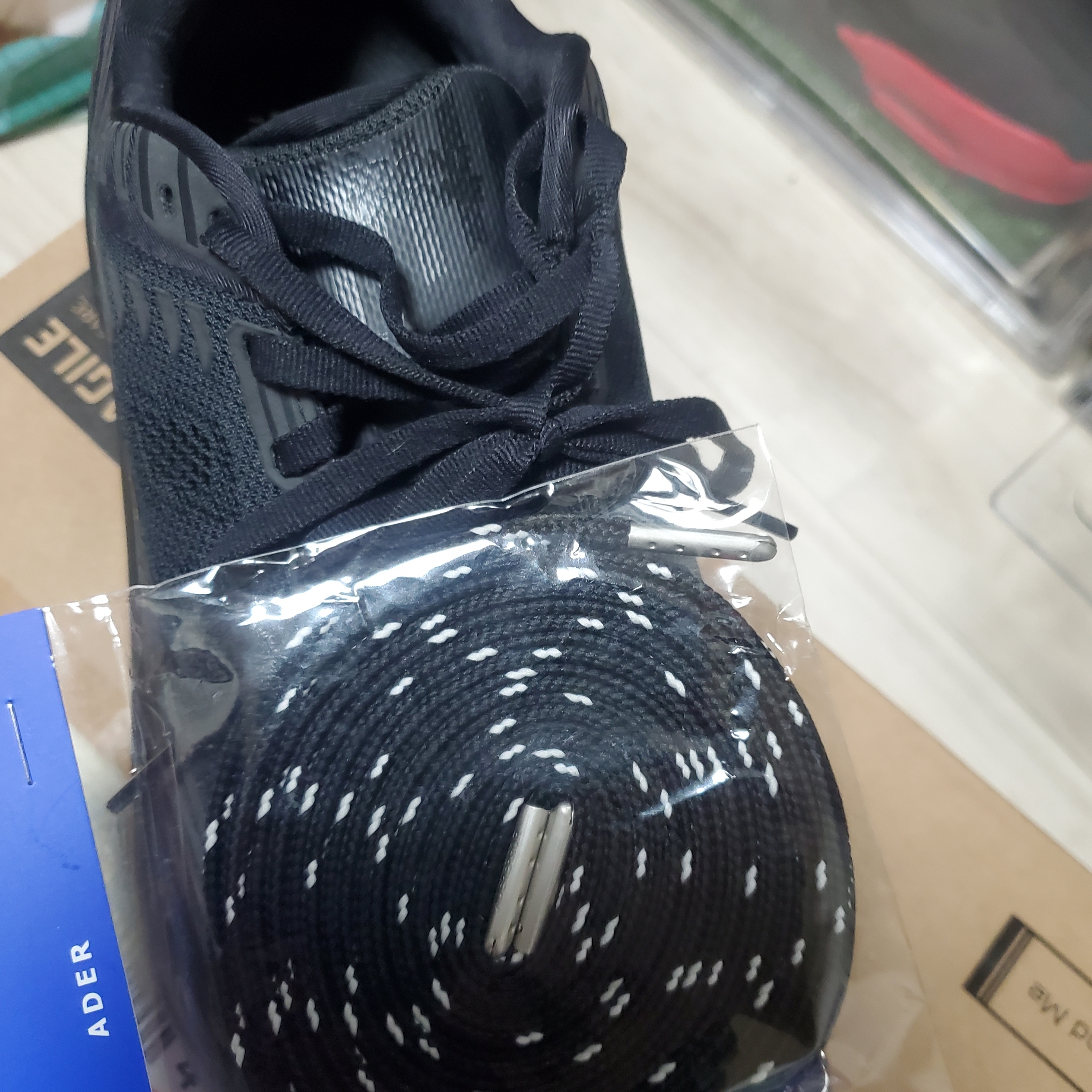 Hoka Bondi 6 Black - Wide 착용 스타일 - 3