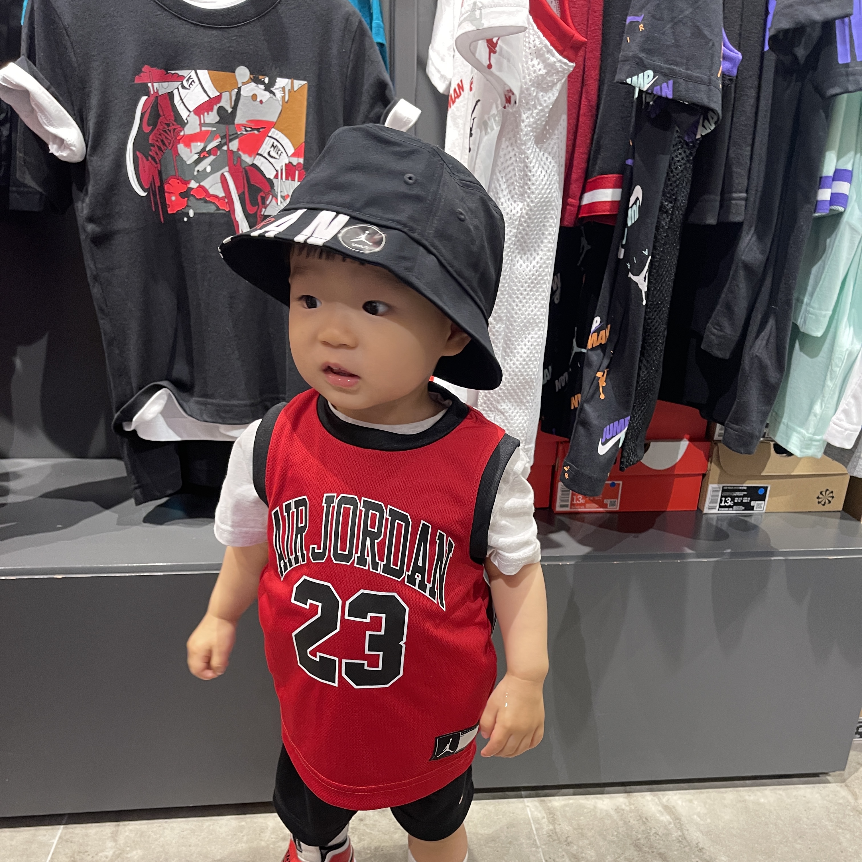 (TD) Sky Jordan 1 White Black University Red 착용 스타일 - 2