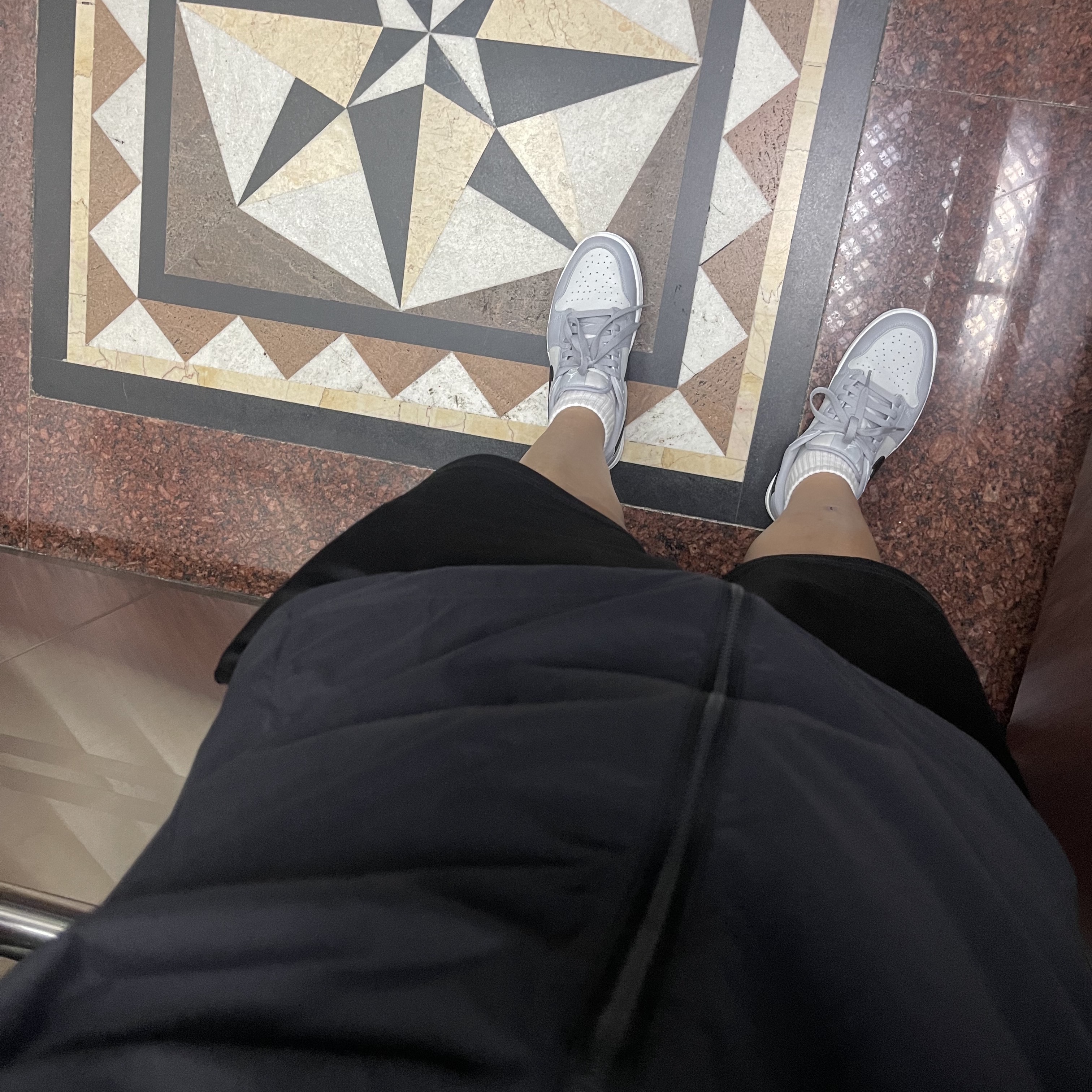 Jordan 1 Low Golf Wolf Grey 착용 스타일