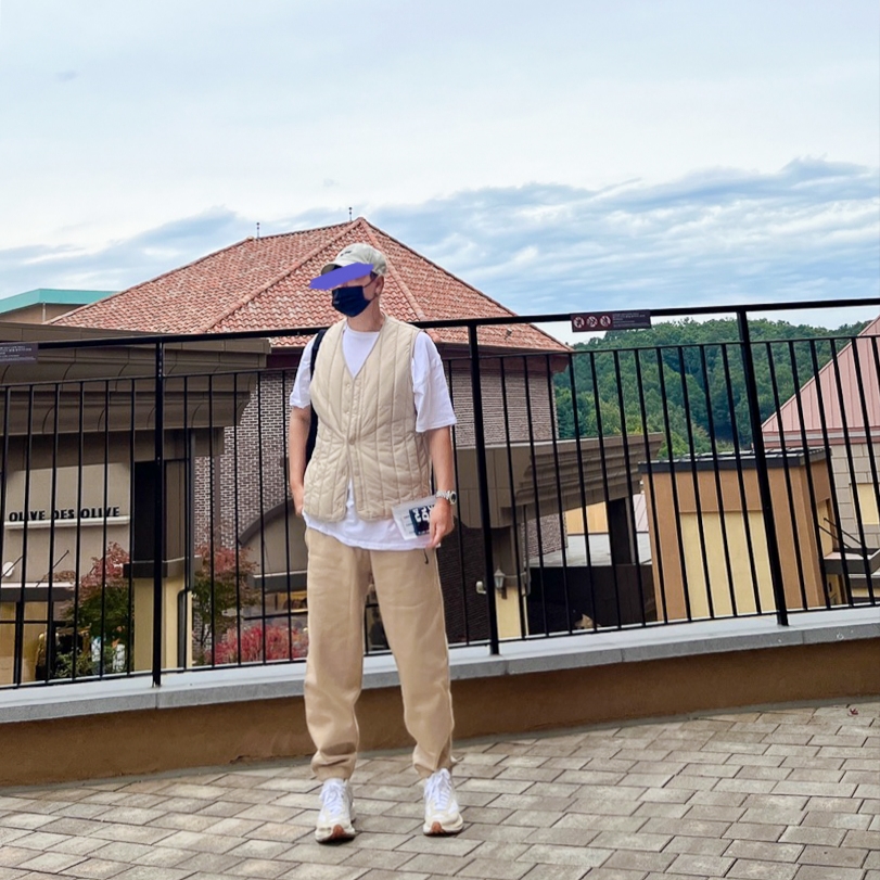 Nike x Sacai VaporWaffle White and Gum, Nike x Billie Eilish NRG Fleece Pants Mushroom - Asia 착용 스타일 - 1