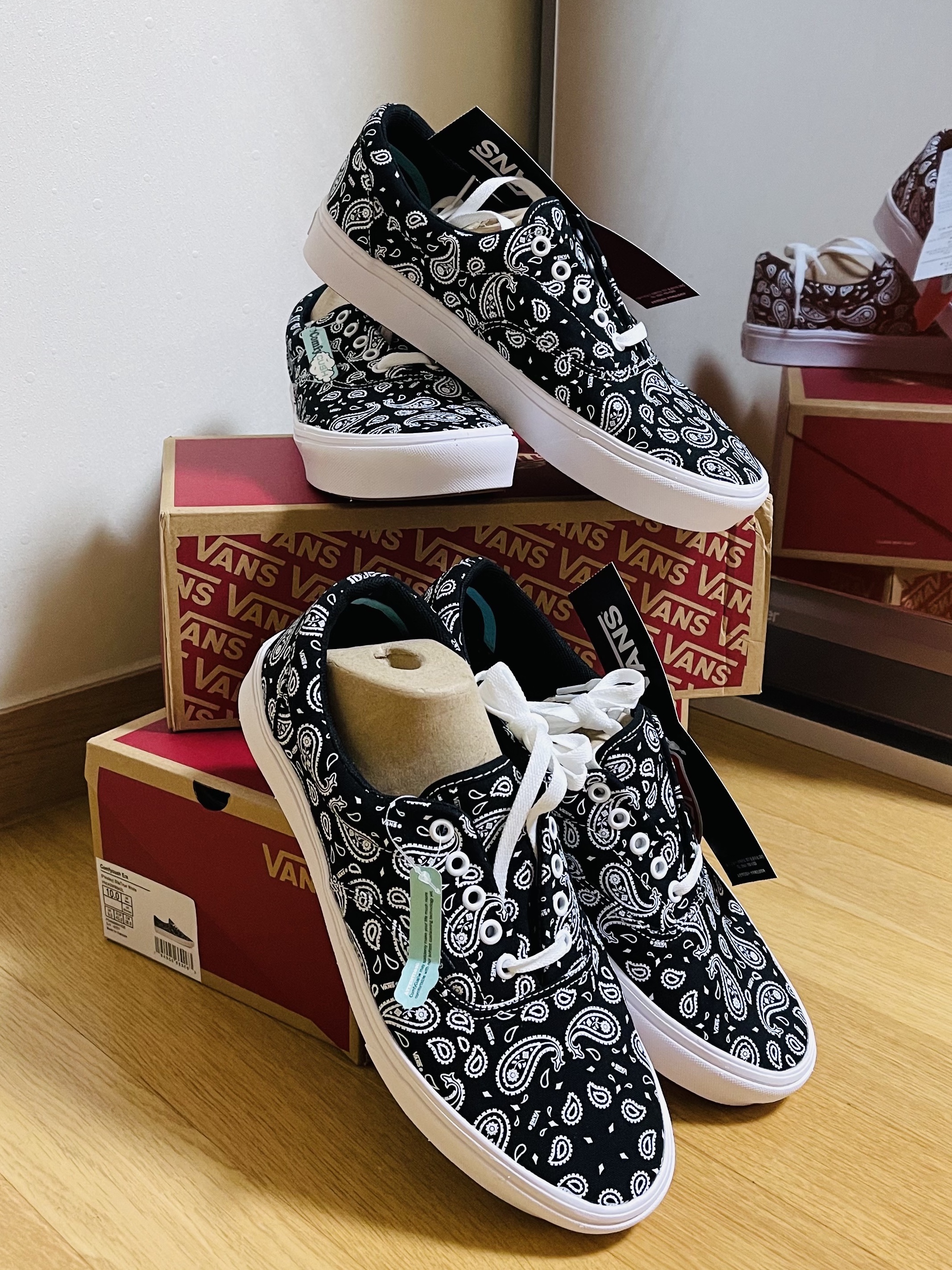 Vans Paisley ComfyCush Era Black 착용 스타일