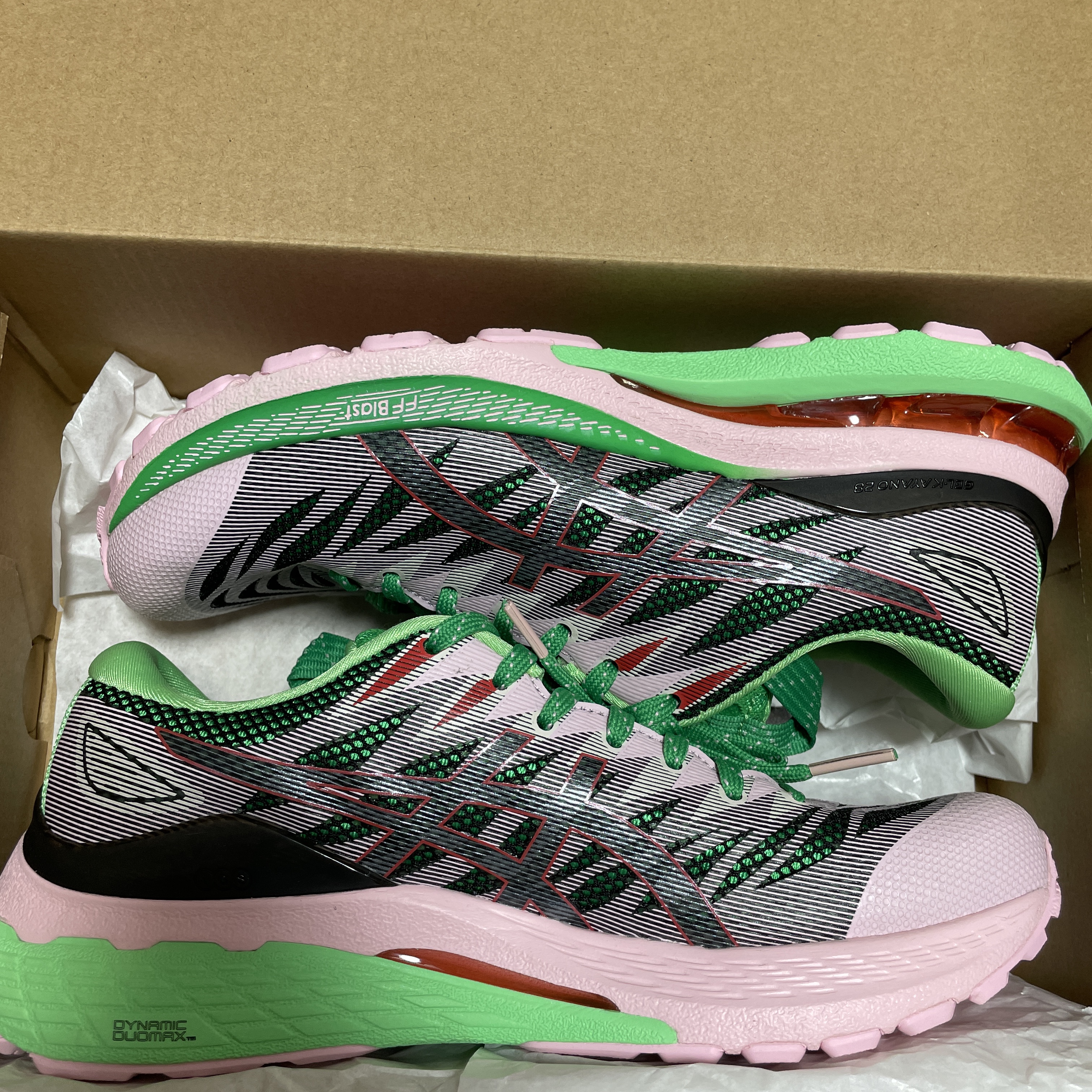 (W) Asics FN3-S Gel-Kayano 28 Sweet Dreams Green Eyes 착용 스타일 - 1