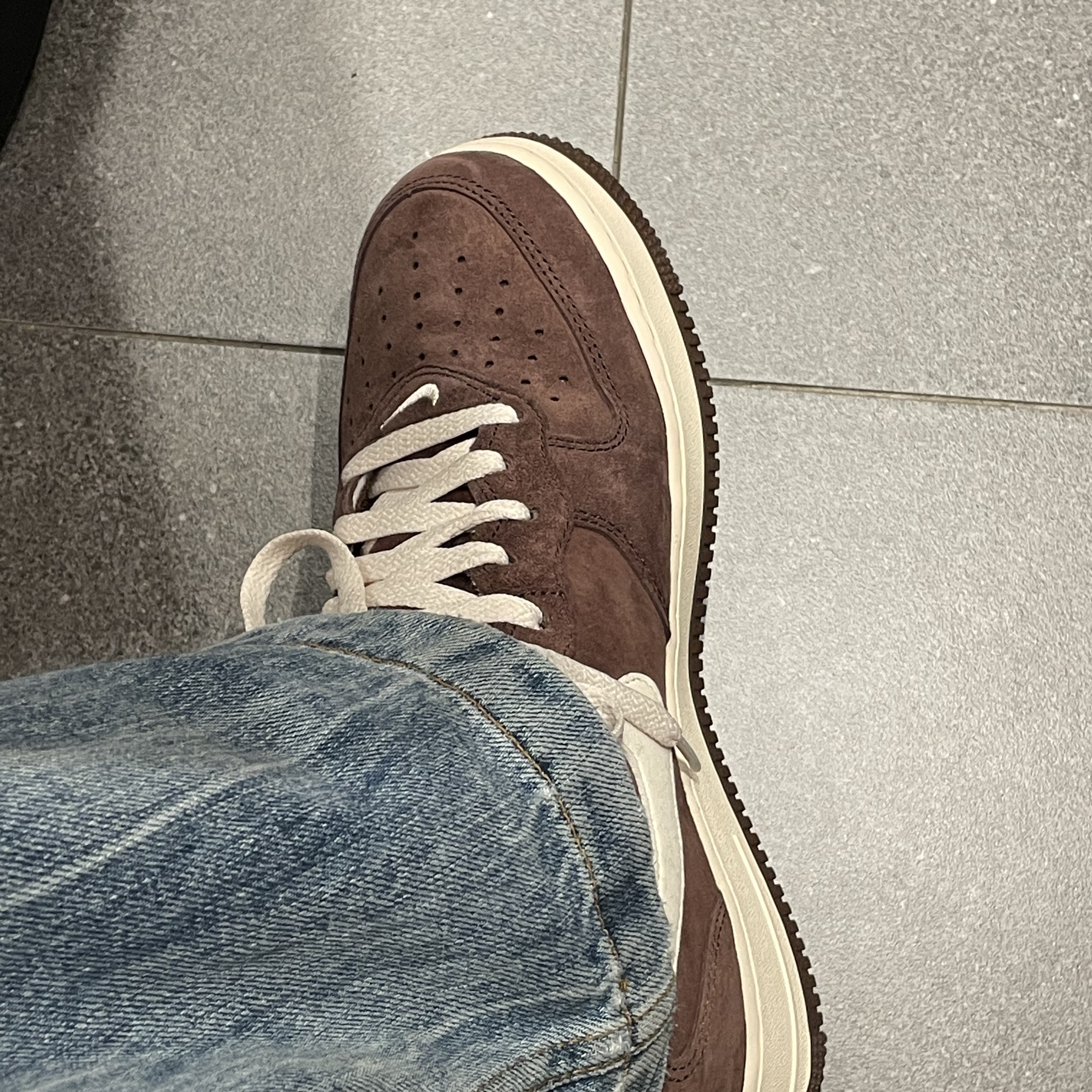 Nike Air Force 1 Mid '07 QS Chocolate 착용 스타일 - 2