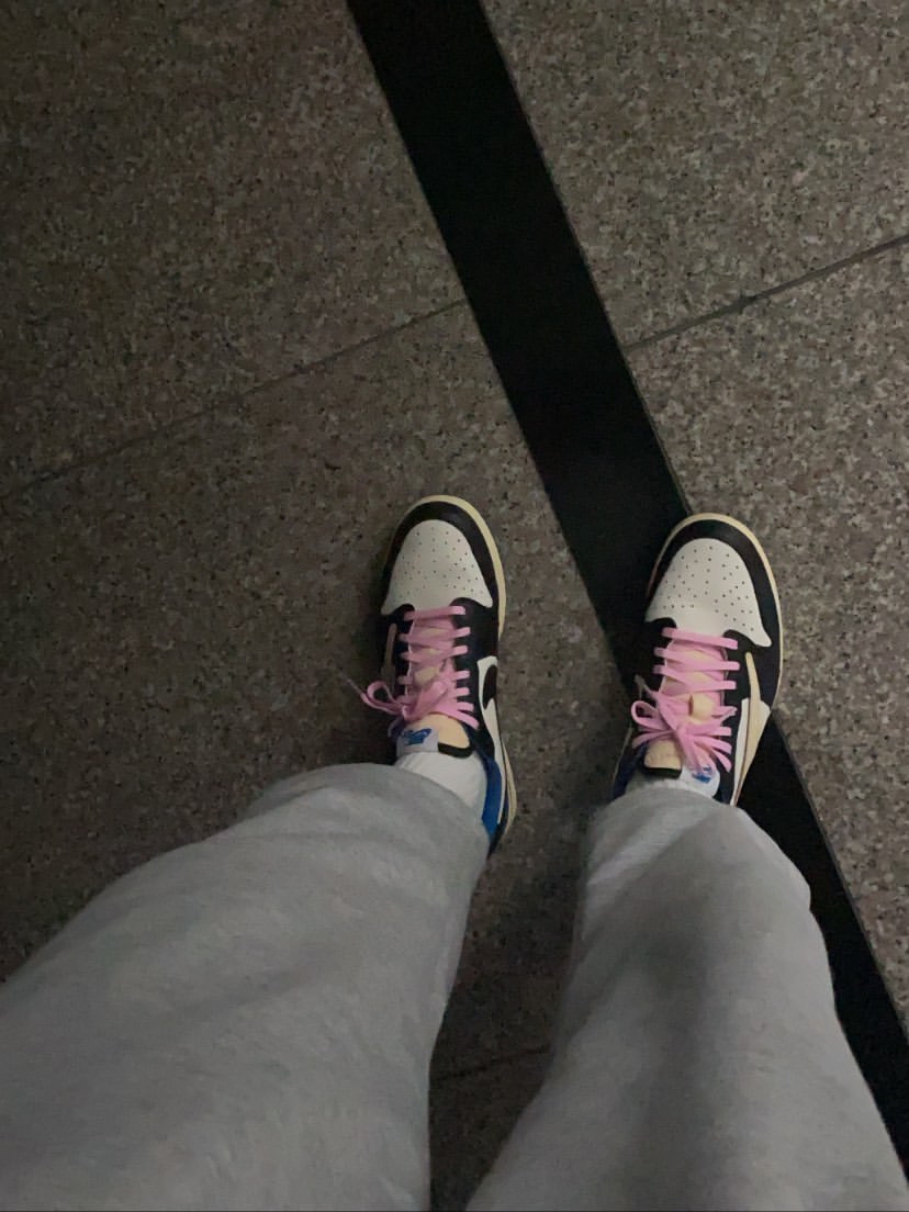 Jordan 1 x Travis Scott x Fragment Retro Low OG SP Military Blue 착용 스타일