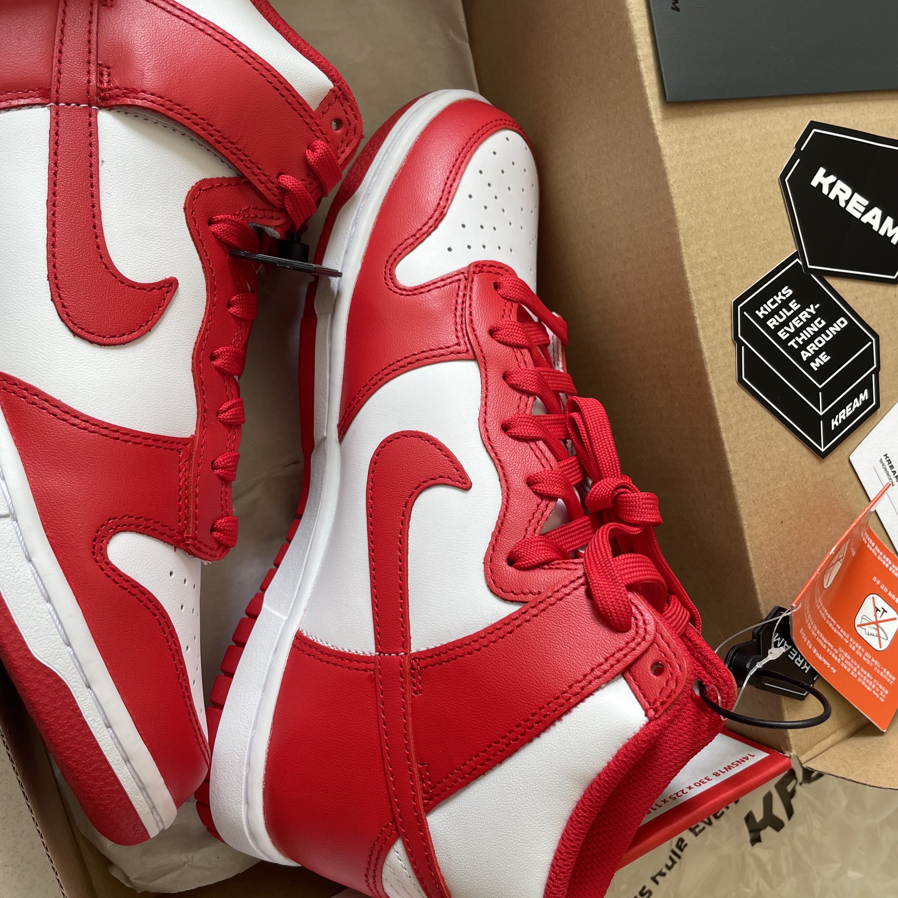 Nike Dunk High Retro Championship White and Red 착용 스타일