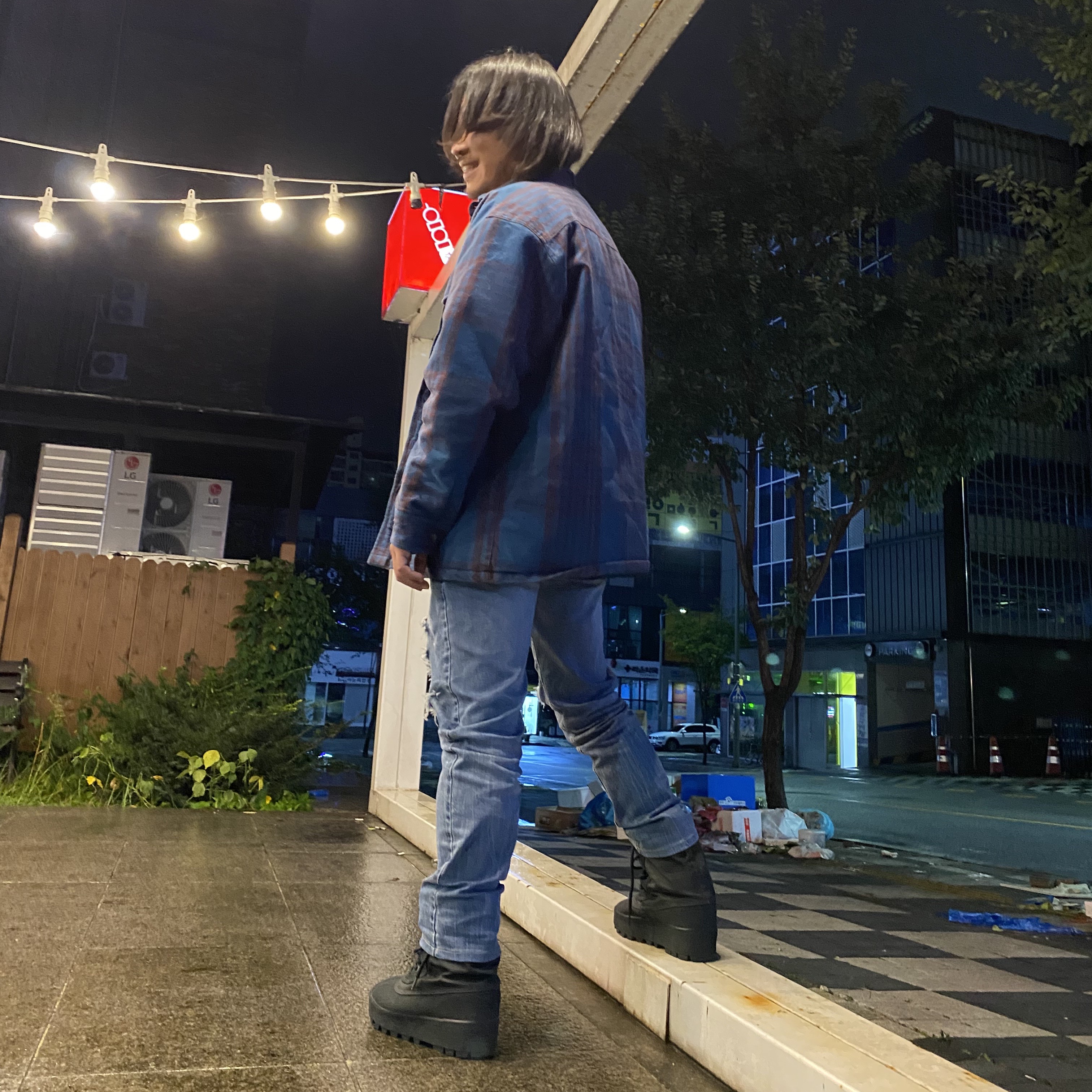 Adidas Yeezy 950 Pirate Black 착용 스타일
