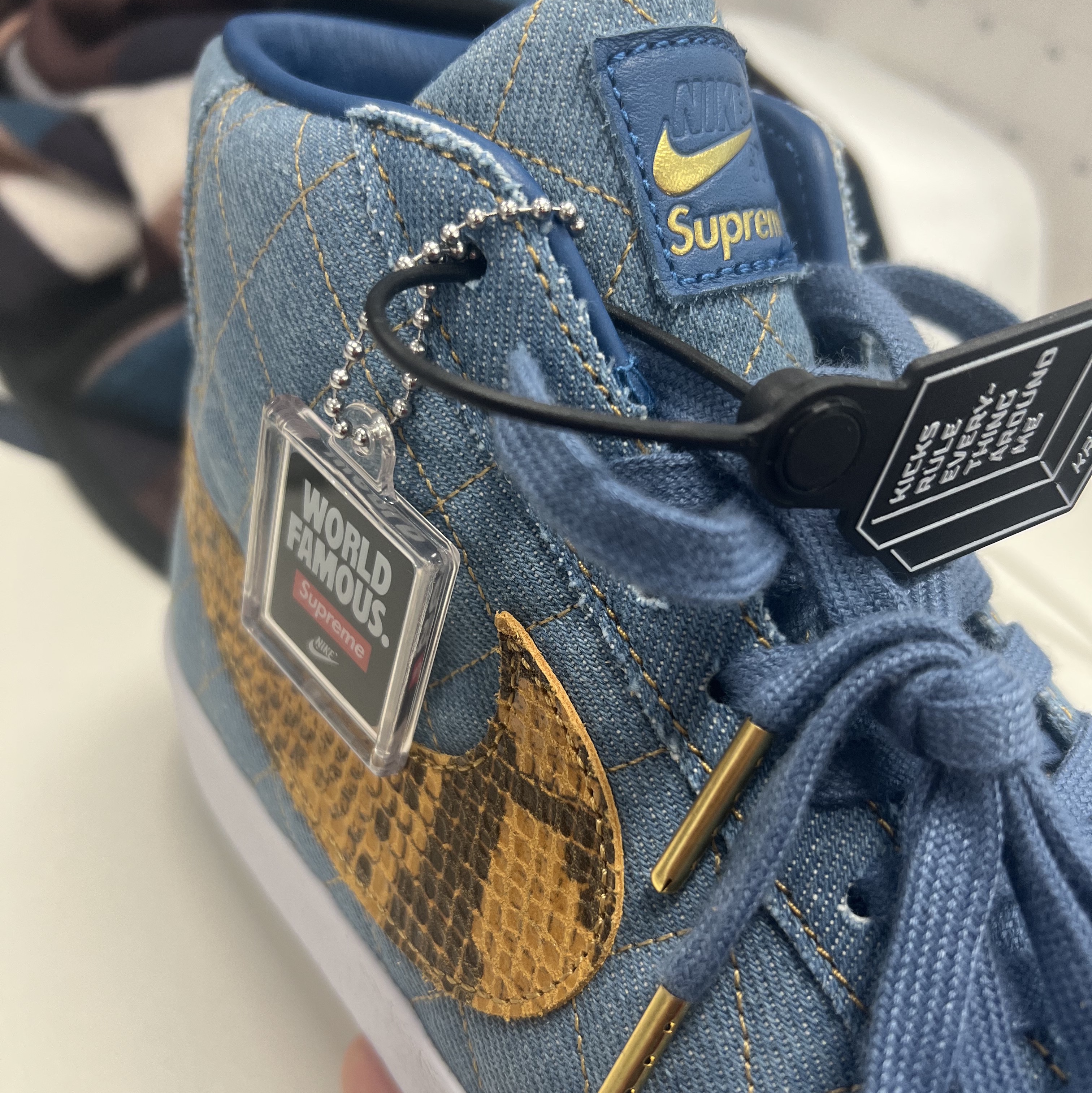 Nike x Supreme SB Zoom Blazer Mid QS 2 Industrial Blue 착용 스타일