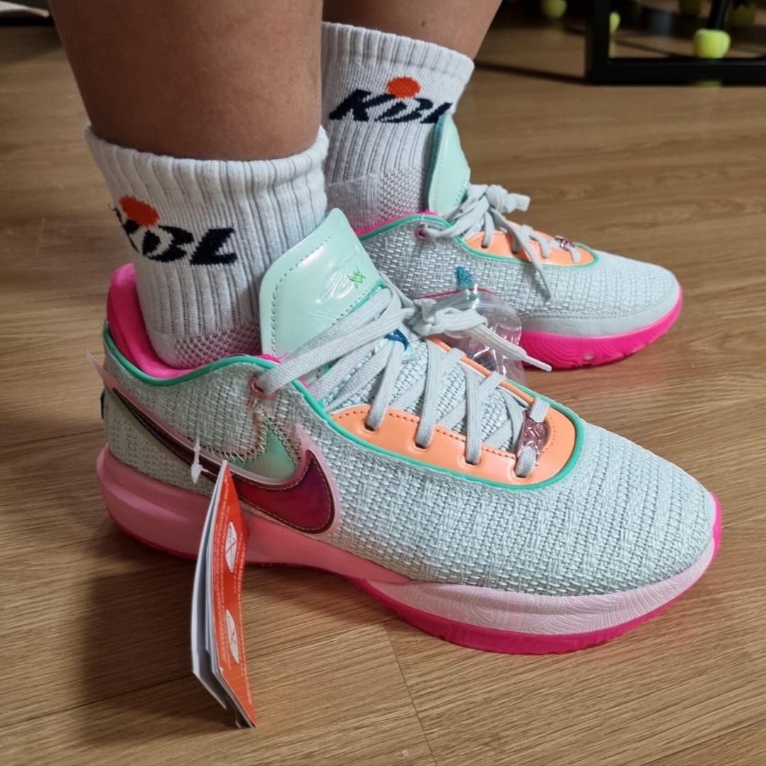 Nike LeBron XX EP Barely Green 착용 스타일 - 3