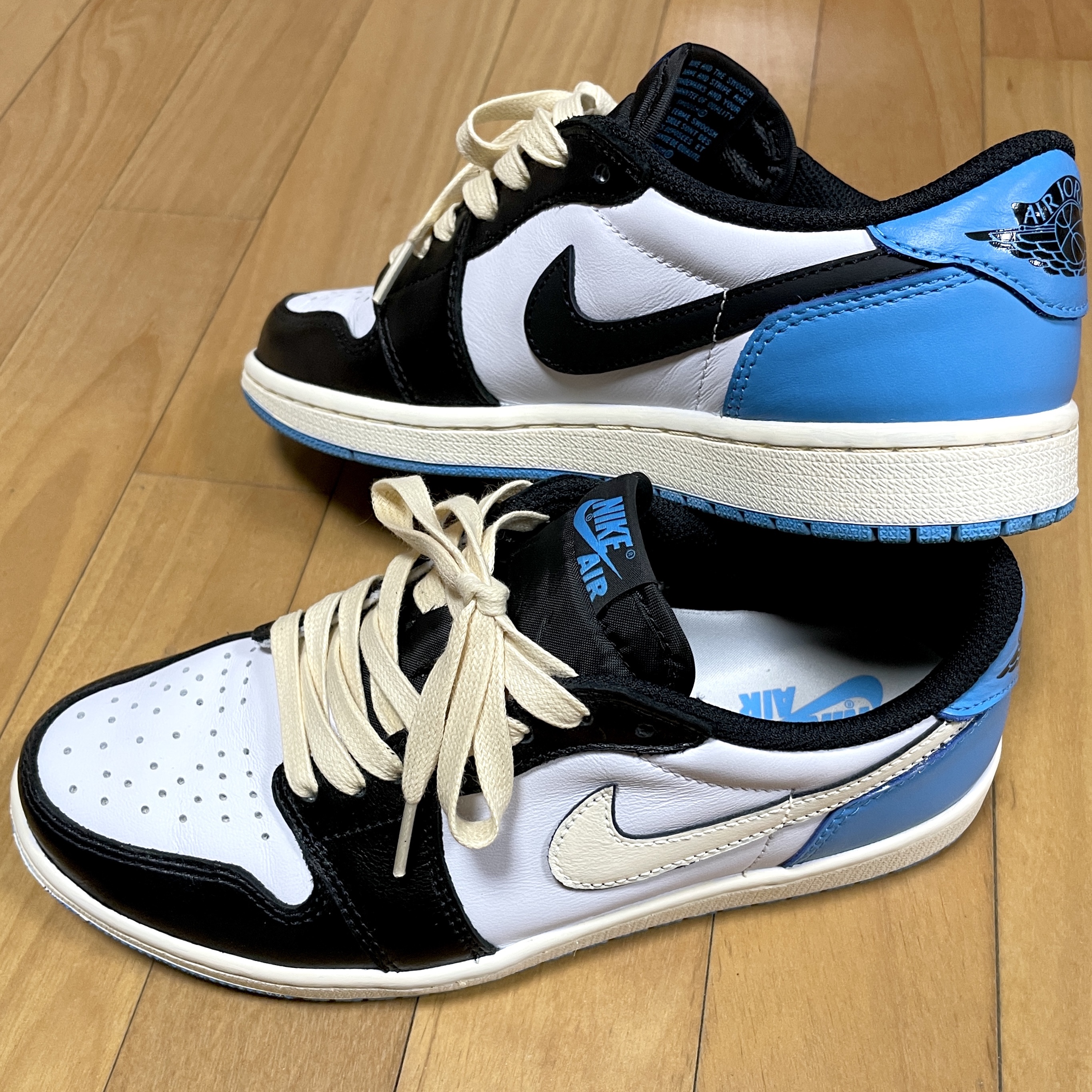 Jordan 1 Retro Low OG Black and Dark Powder Blue 착용 스타일