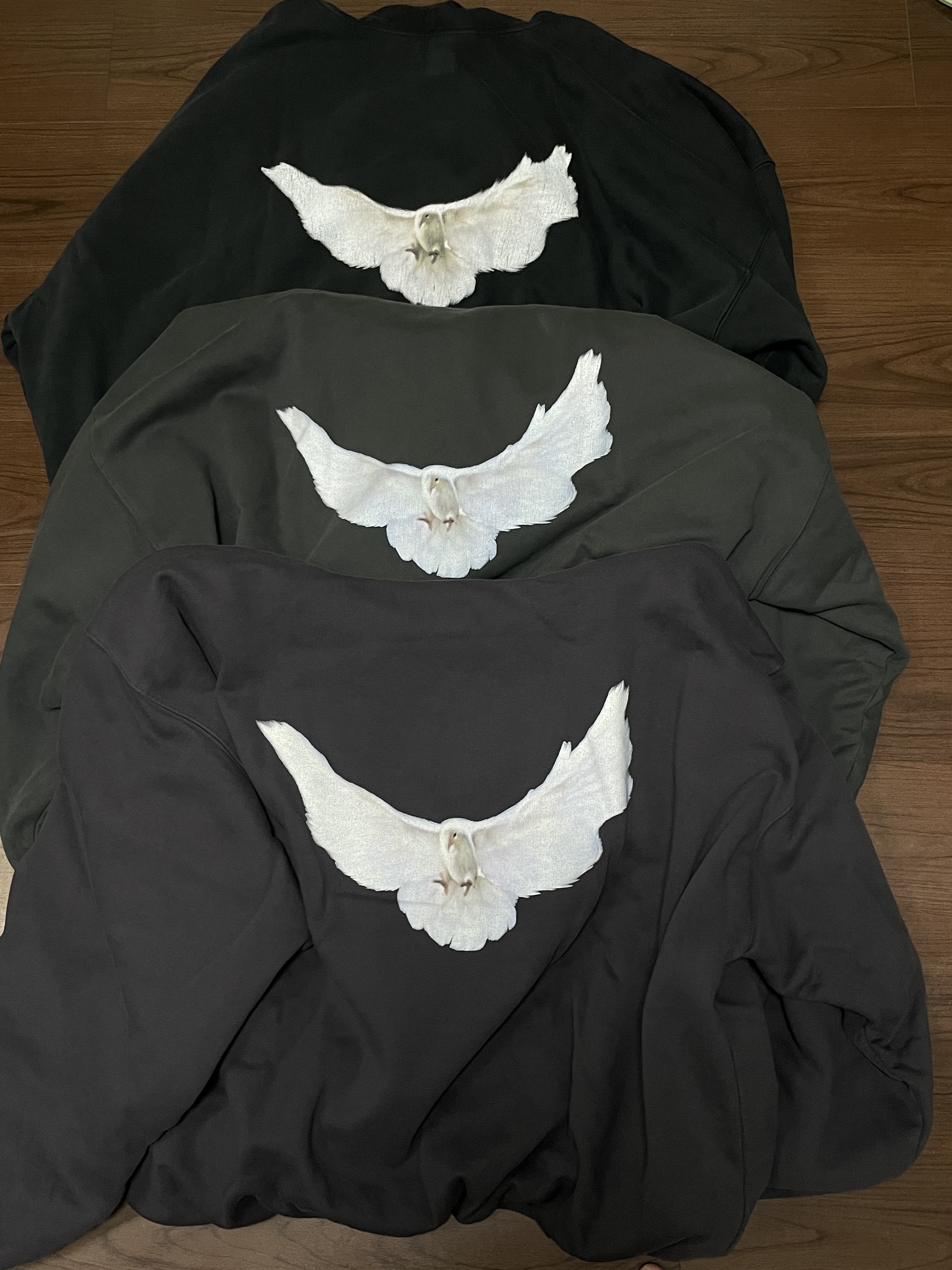 Yeezy Gap Engineered By Balenciaga Dove Hoodie Black, Yeezy Gap Engineered By Balenciaga Dove Hoodie Dark Grey 착용 스타일 - 1