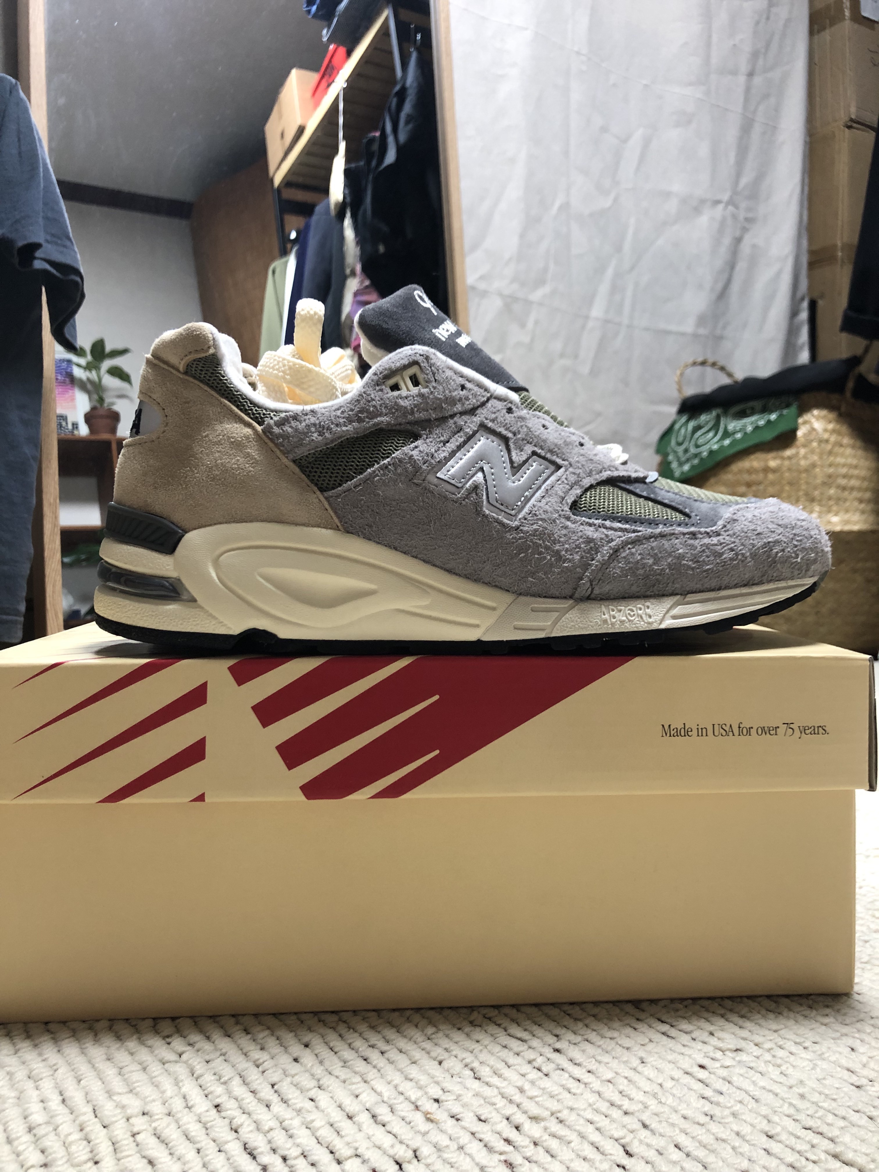 New Balance 990v2 Made in USA Marblehead Incense 착용 스타일 - 3
