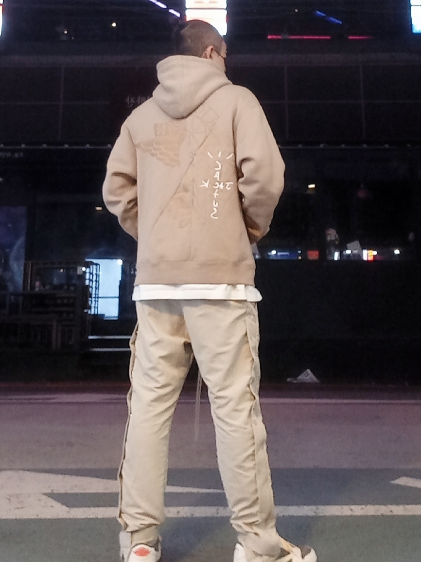 Jordan 1 x Travis Scott Retro Low OG SP Sail and Ridgerock, Nike x Fear of God Warm Up Pants String 착용 스타일 - 2